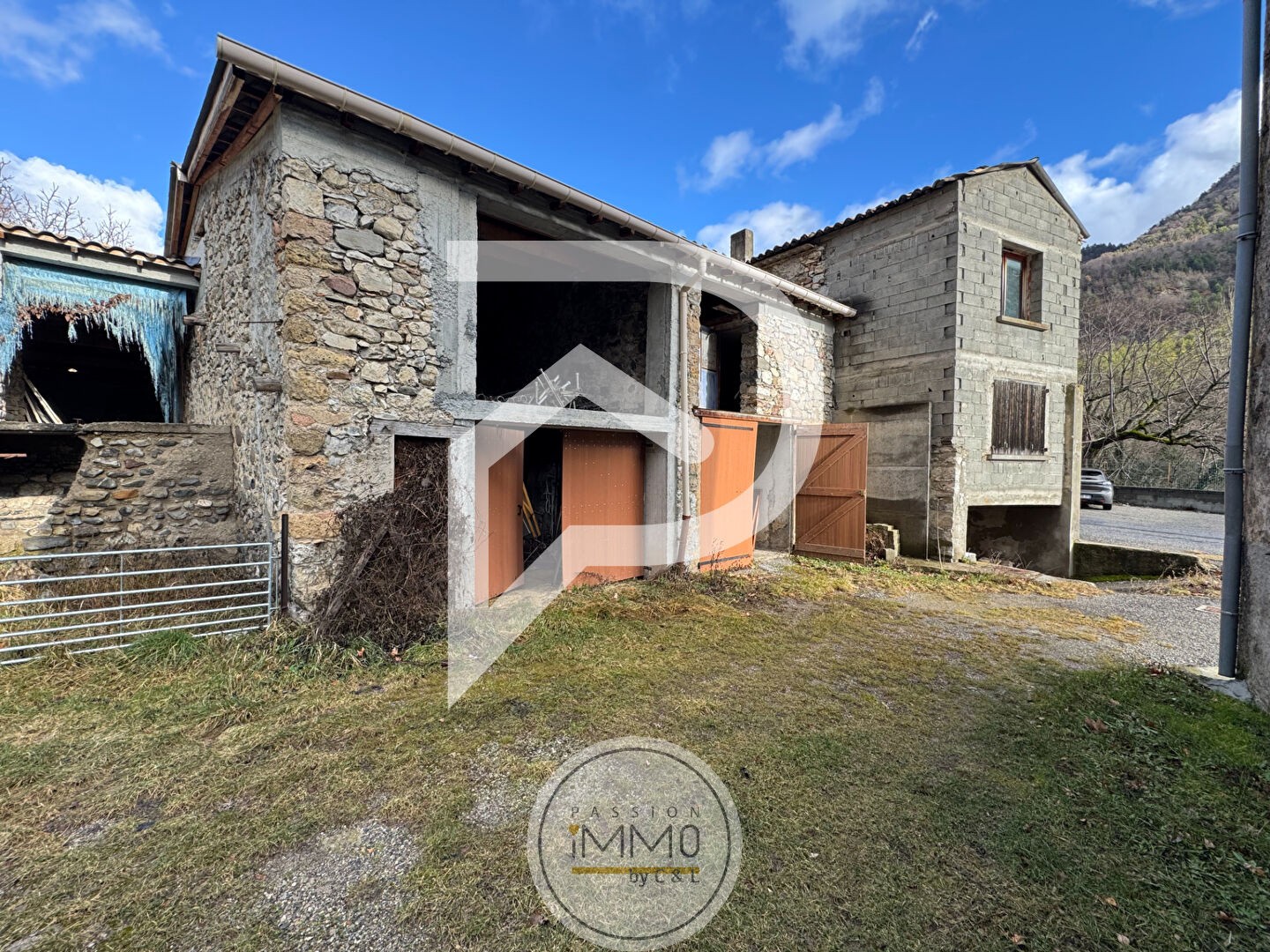 Bien immobilier à vendre à Chateauneuf val st donat, 1 081 m² – photo 2 sur 9