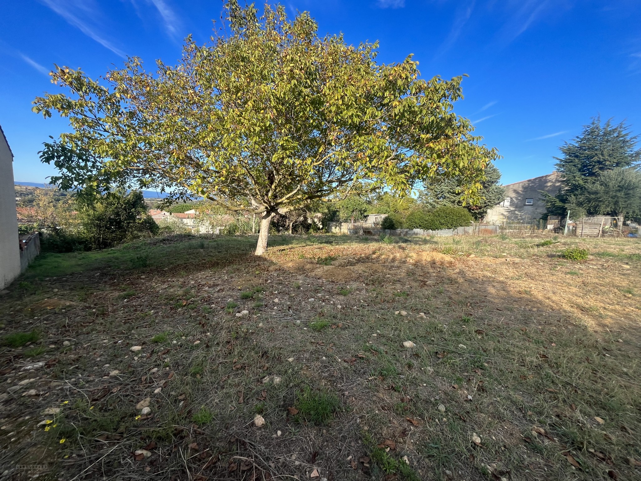 Bien immobilier à vendre à Pomas, 1 024 m² – photo 2 sur 4