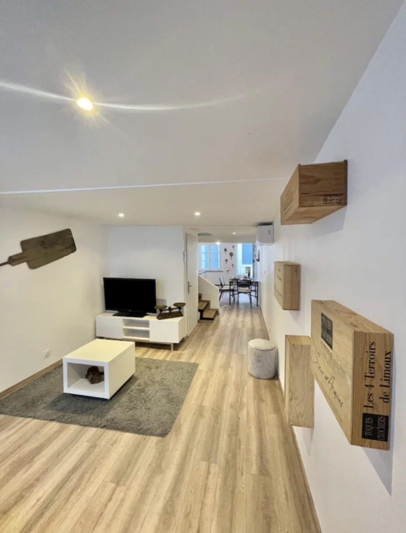 Au pied de la Cité maison avec patio, dépendance et jardin — photo 1