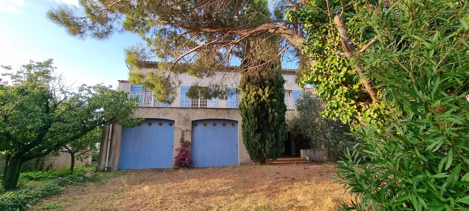 Spacieuse maison avec atelier de 220 m2, terrasses, garages et jardin de 600m2 — photo 1