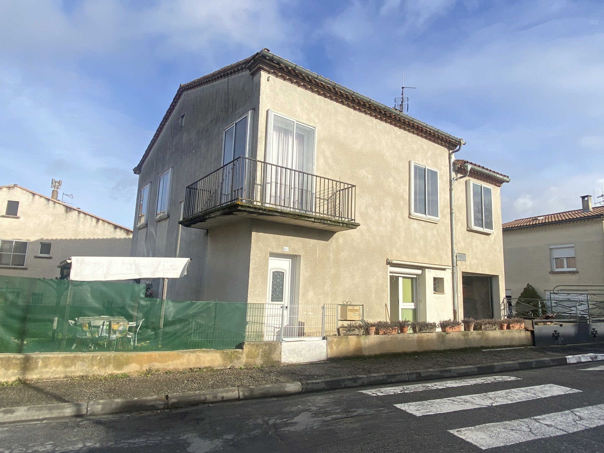 Maison à vendre à Pomas, 25 m², 8 pièces – photo 1 sur 14