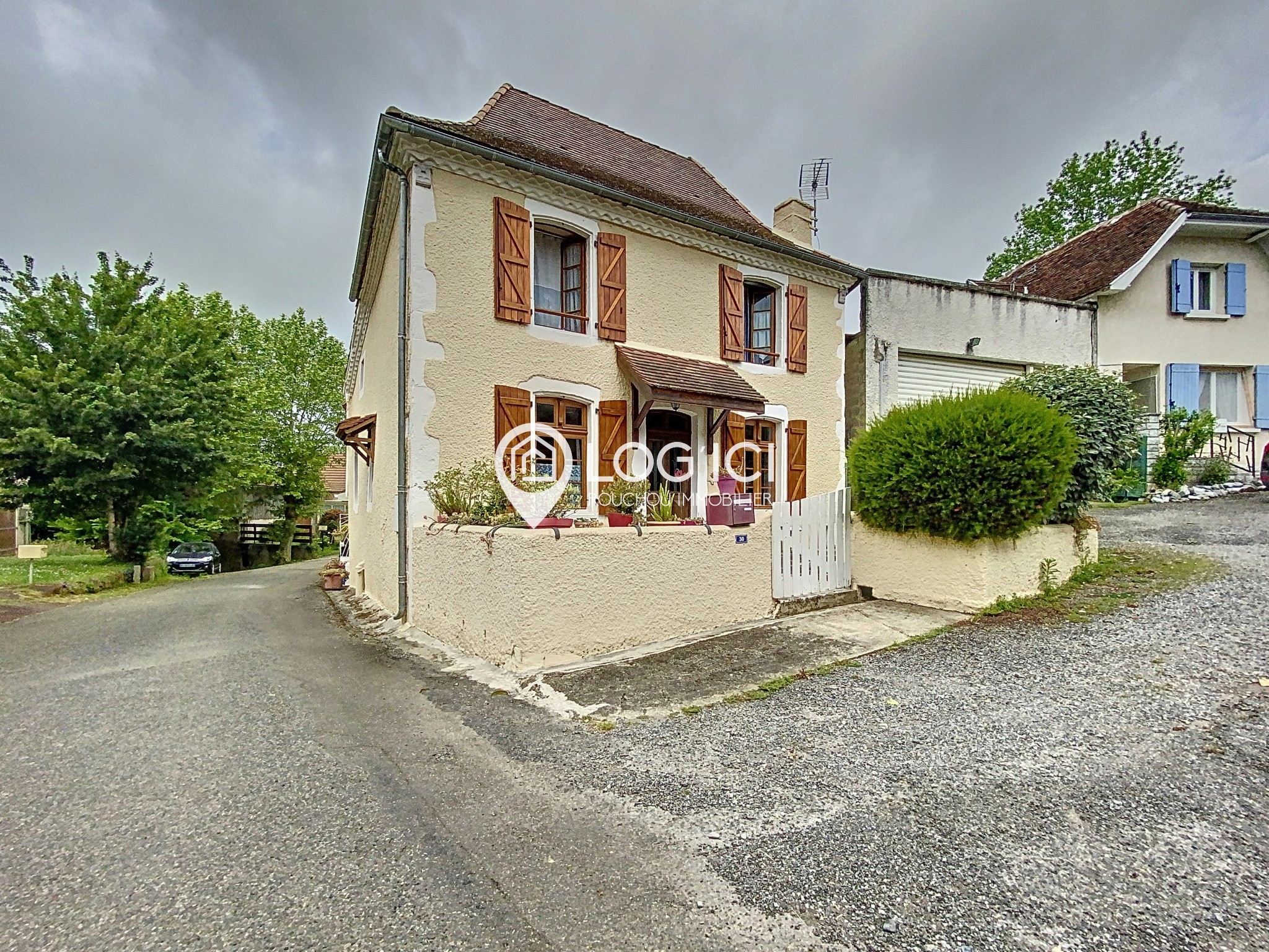 Bien immobilier à vendre à Arzacq arraziguet, 165 m², 6 pièces – photo 1 sur 19