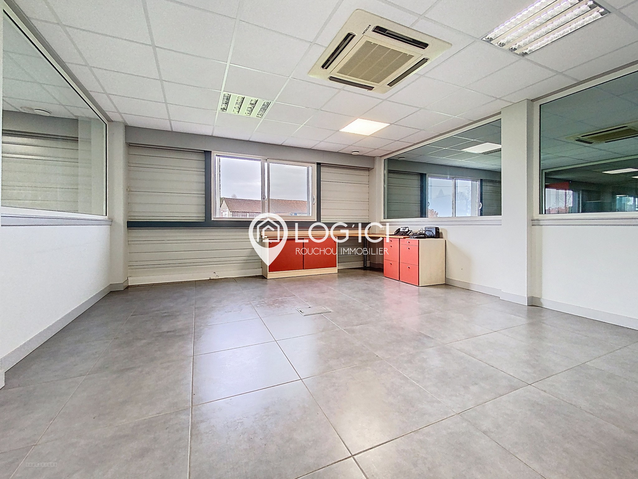 Bien immobilier à vendre à Auriac, 1 000 m² – photo 2 sur 20