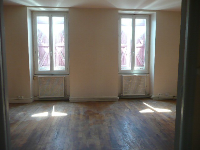 Appartement avec 3 pièces en location à Souillac (46) — photo 2