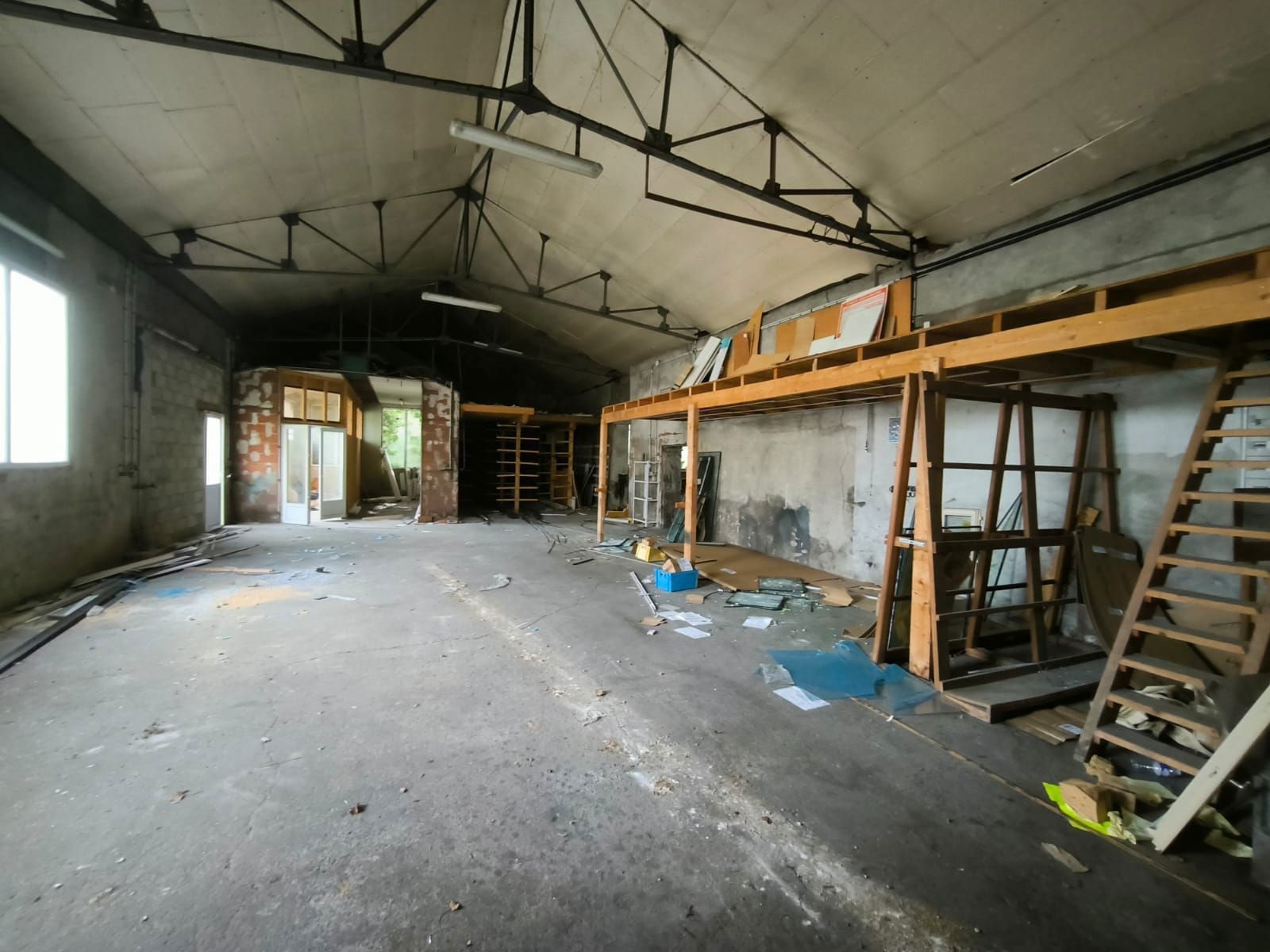 Local commercial à vendre à Souillac, 380 m² – photo 1 sur 6
