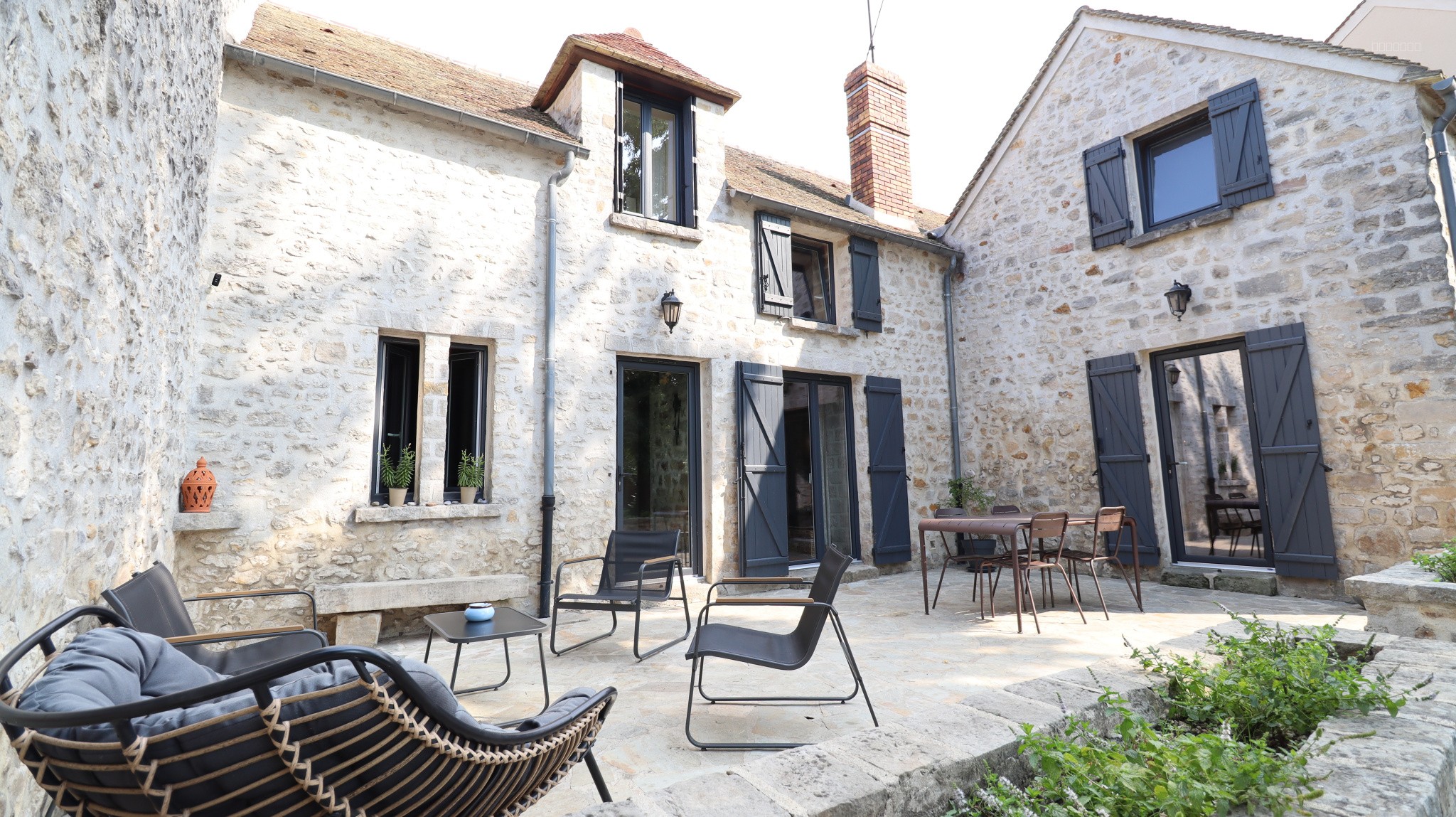 Bien immobilier à vendre à Milly la foret, 144 m², 5 pièces – photo 1 sur 16
