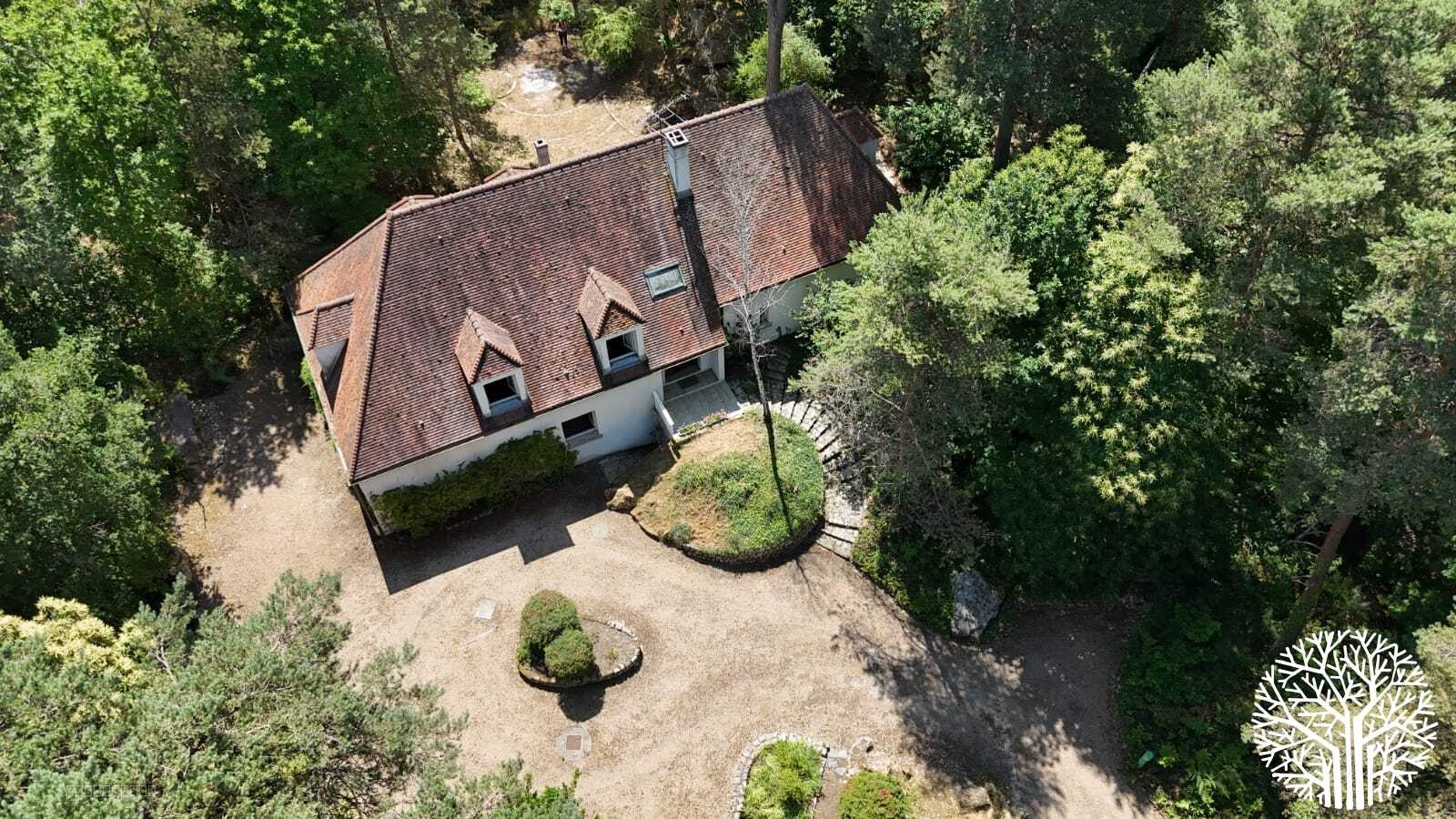 DEMEURE  D'EXCEPTION AVEC 6000 M2 DE TERRAIN — photo 4