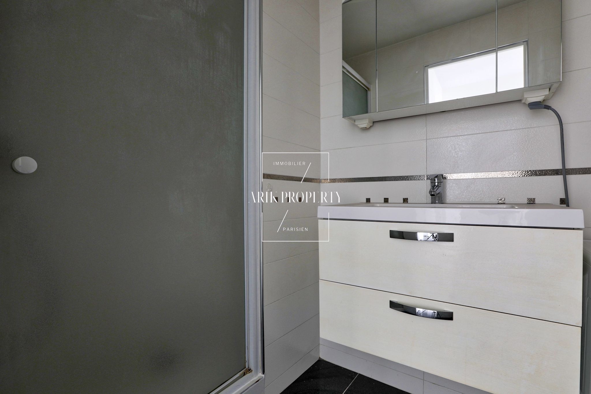 Appartement 2 pièces rue Bouchardon avec ascenseur — photo 7