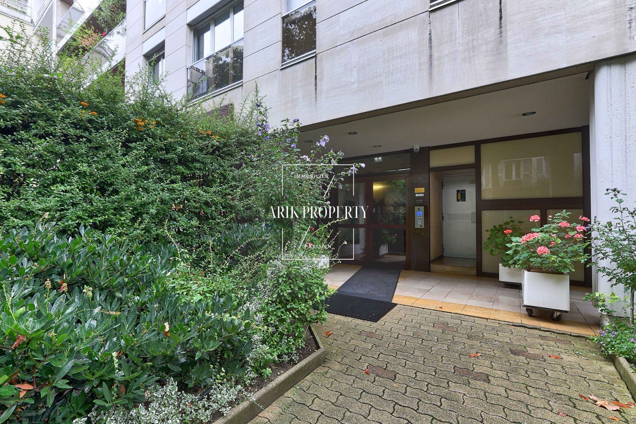 Appartement 2 pièces rue Bouchardon avec ascenseur — photo 11