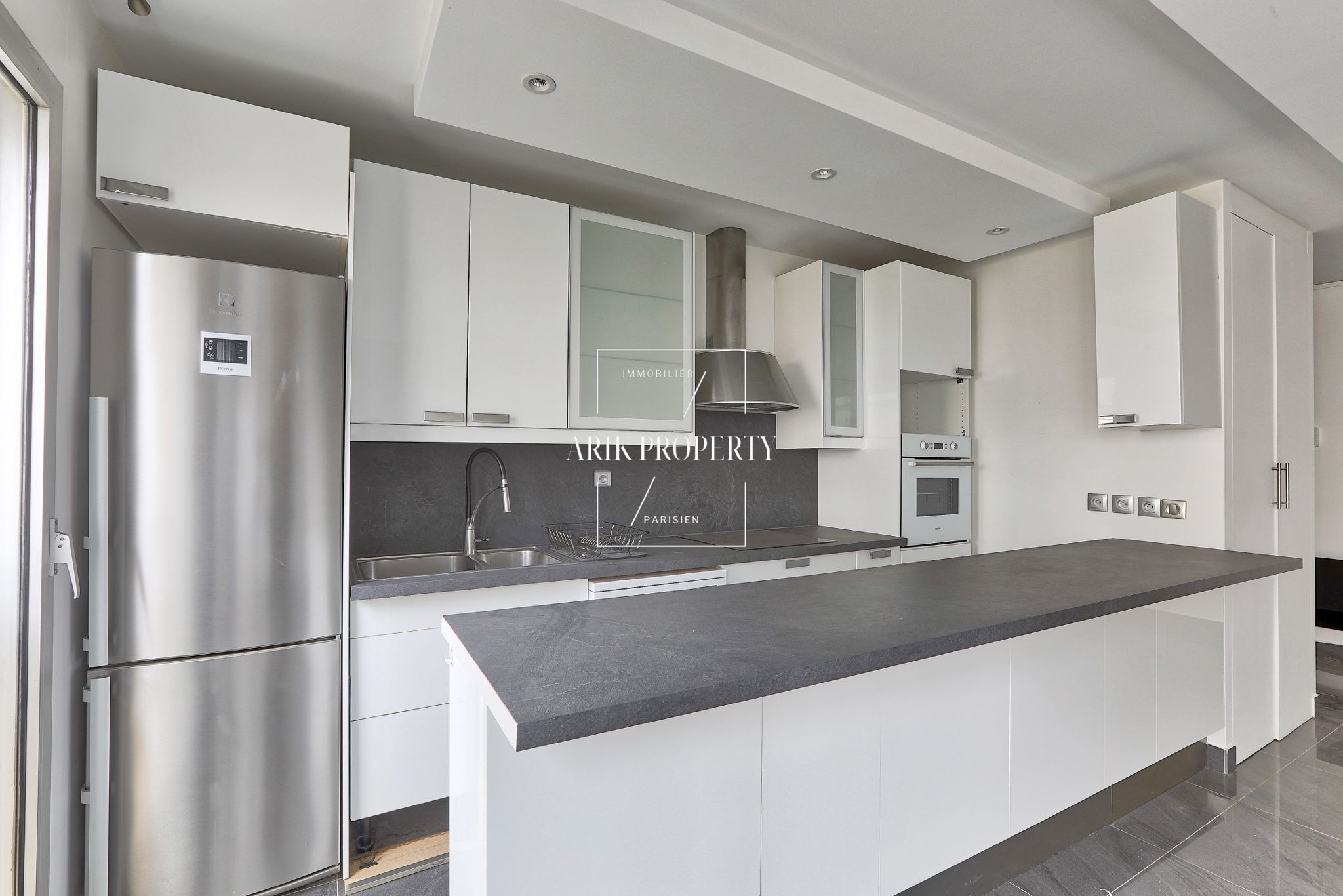 Appartement 2 pièces rue Bouchardon avec ascenseur — photo 8