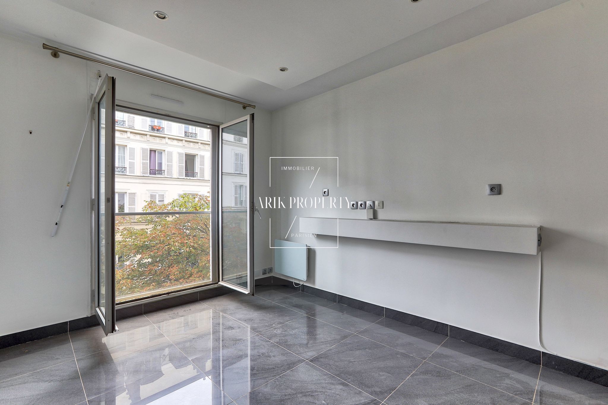 Appartement 2 pièces rue Bouchardon avec ascenseur — photo 5