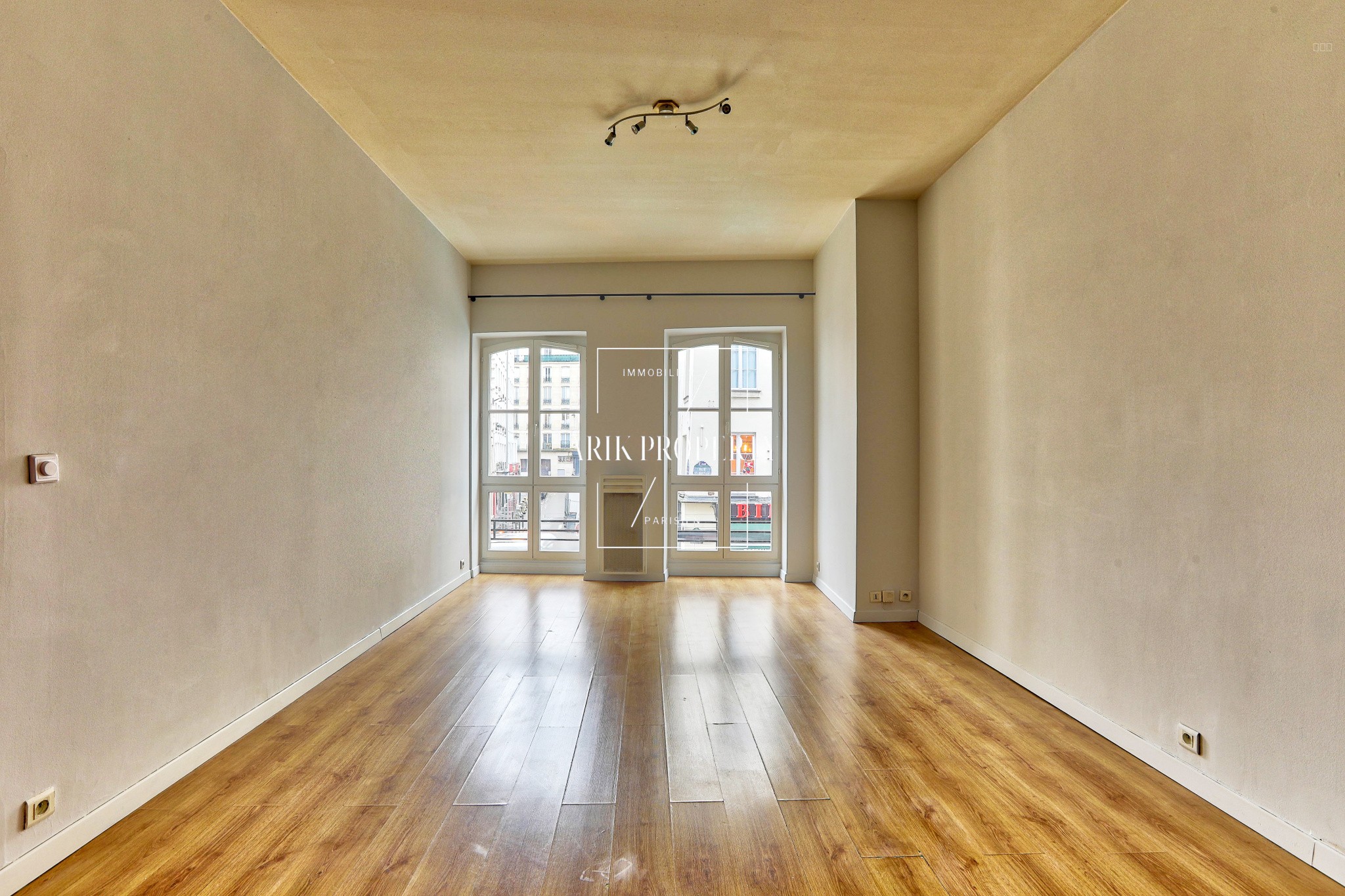 APPARTEMENT 2 PIECES DE 53 M2 - RUE SAINT-DENIS — photo 3