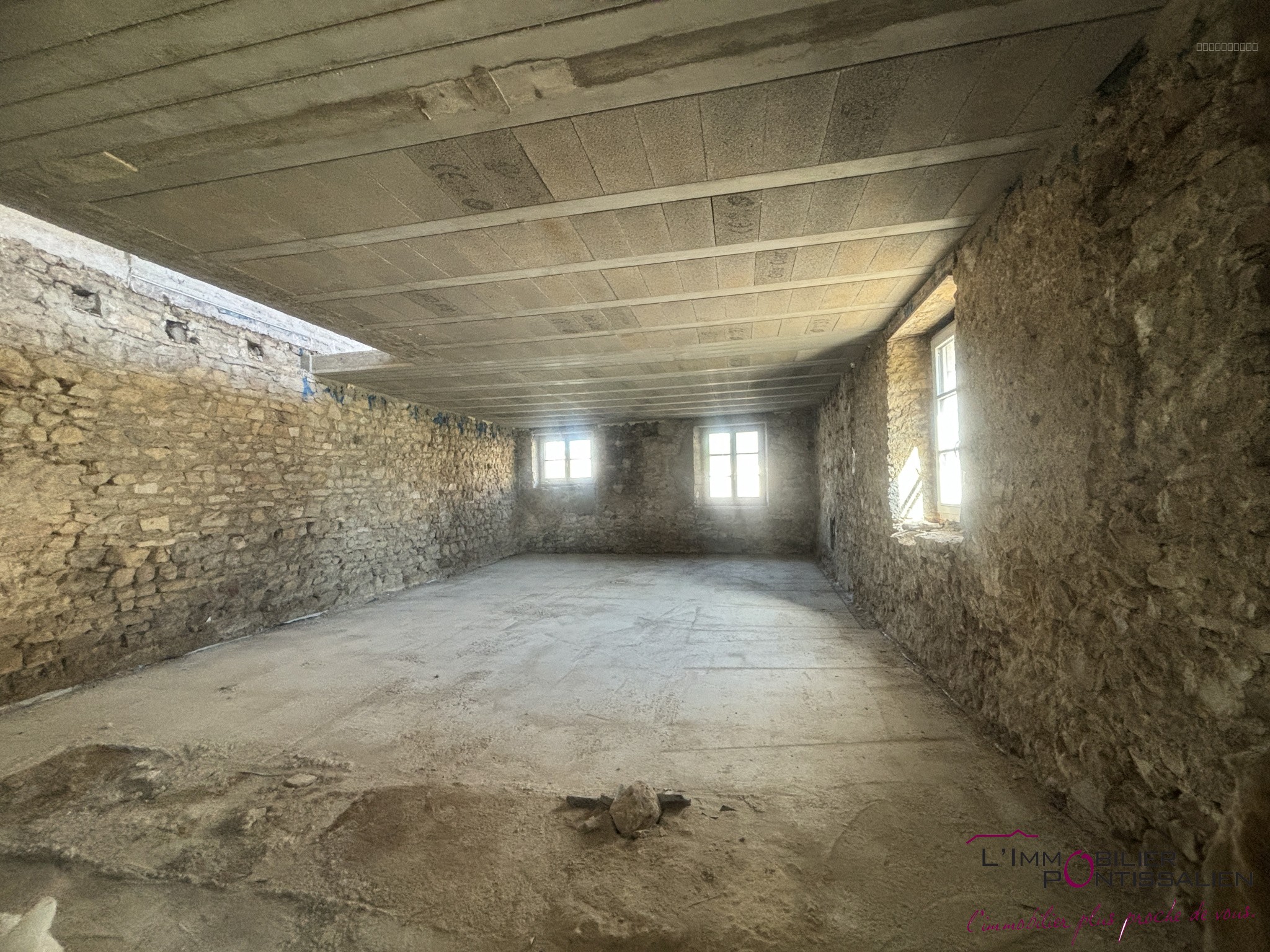 APPARTEMENT DUPLEX  103 m2 : LABERGEMENT SAINTE MARIE — photo 5