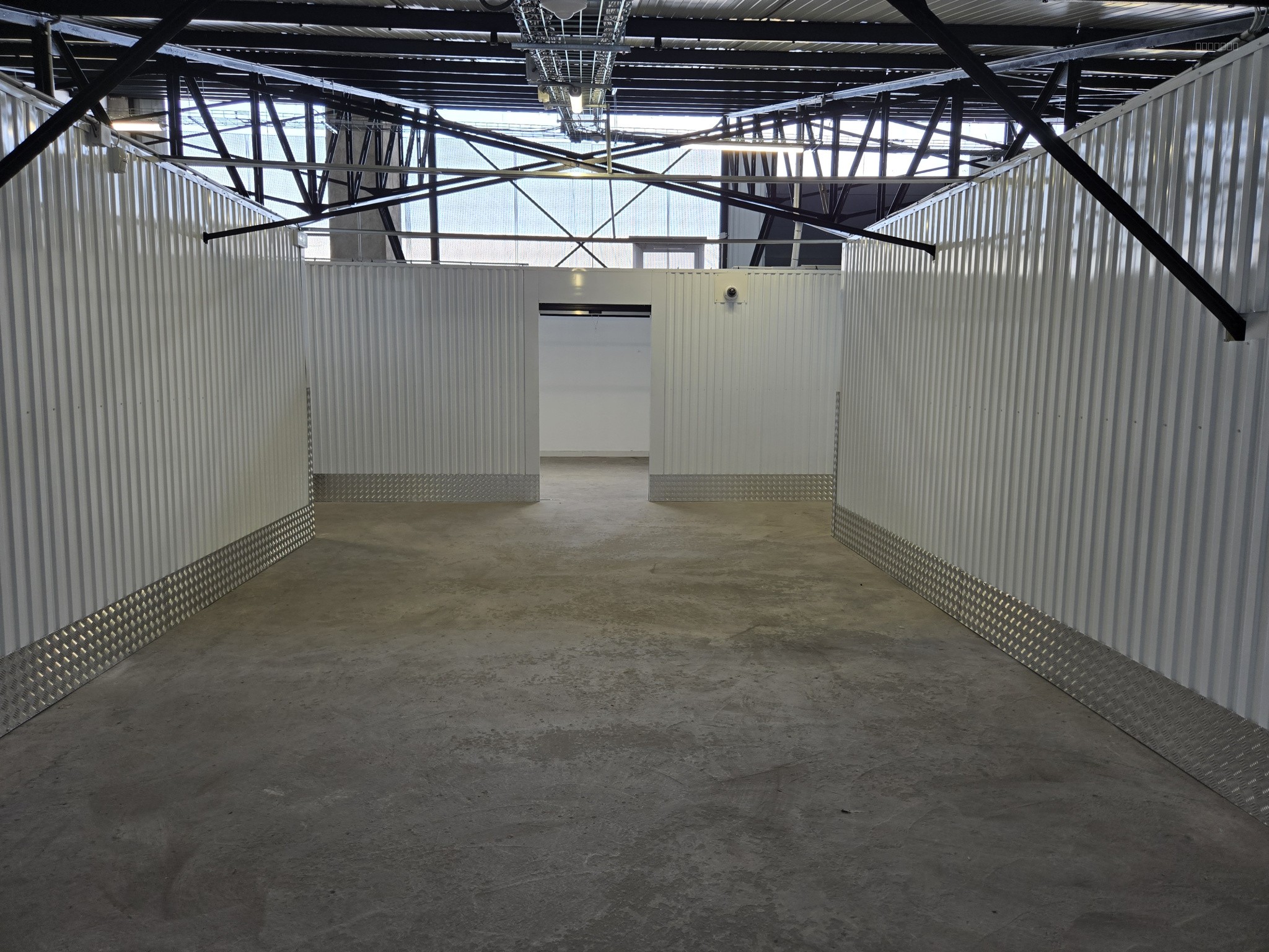 ensemble de 18 box de stockage aux Arnavayx — photo 1