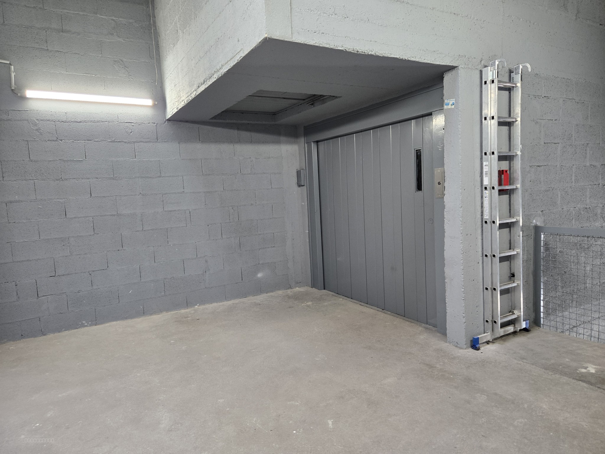 ensemble de 18 box de stockage aux Arnavayx — photo 2