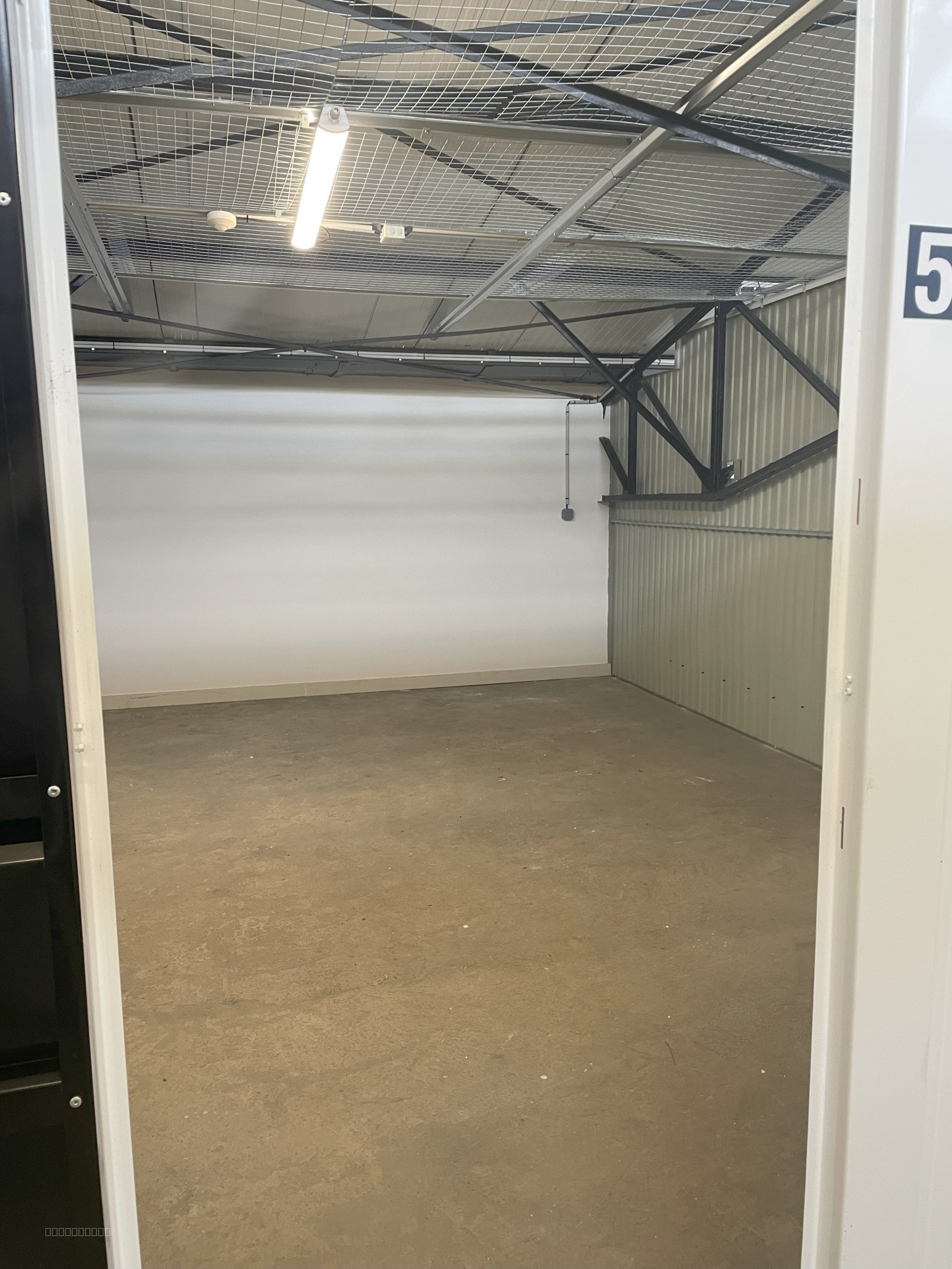 ensemble de 18 box de stockage aux Arnavayx — photo 6