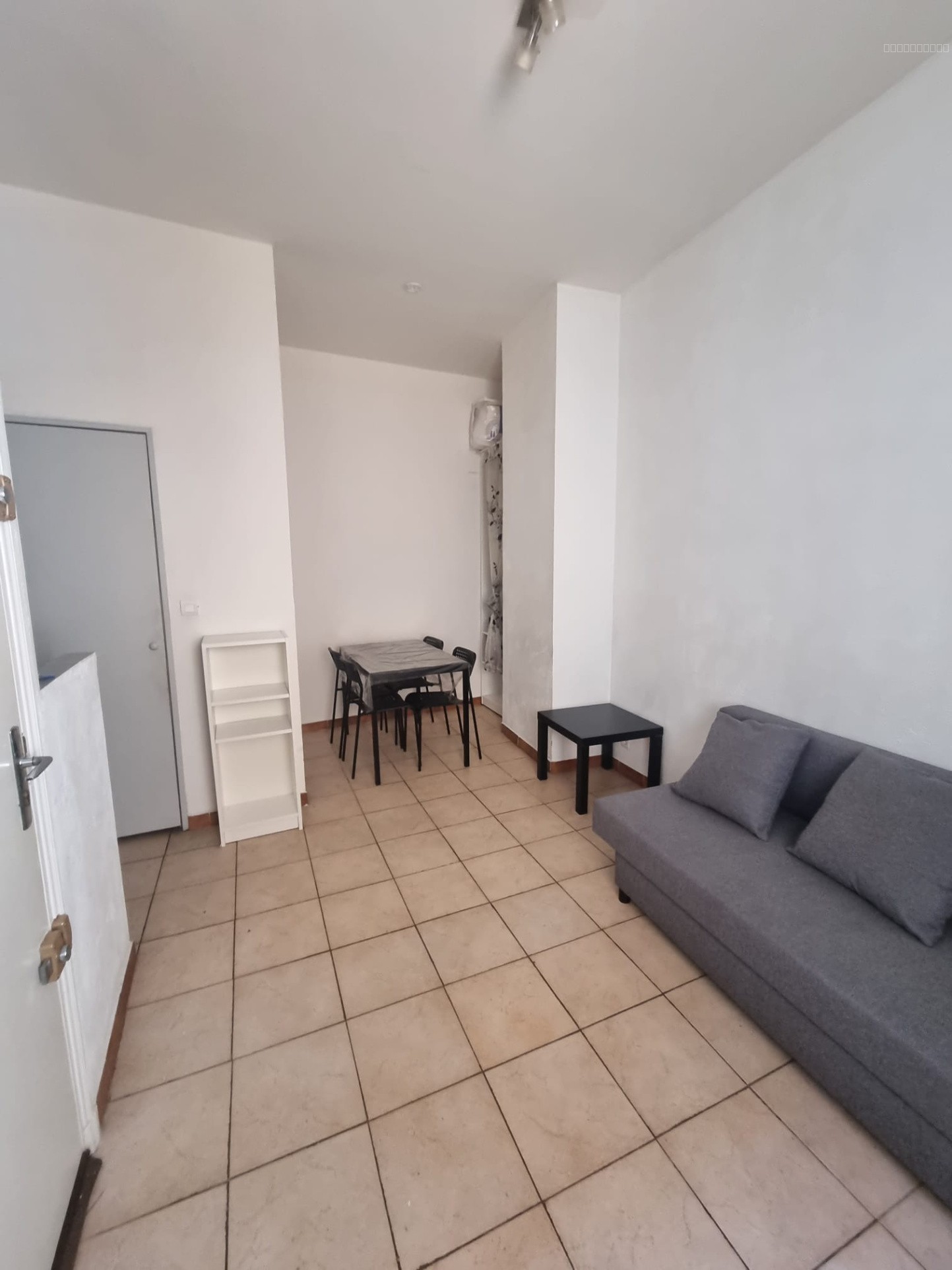 Studio 13002 Panier place de Lenche loué — photo 3