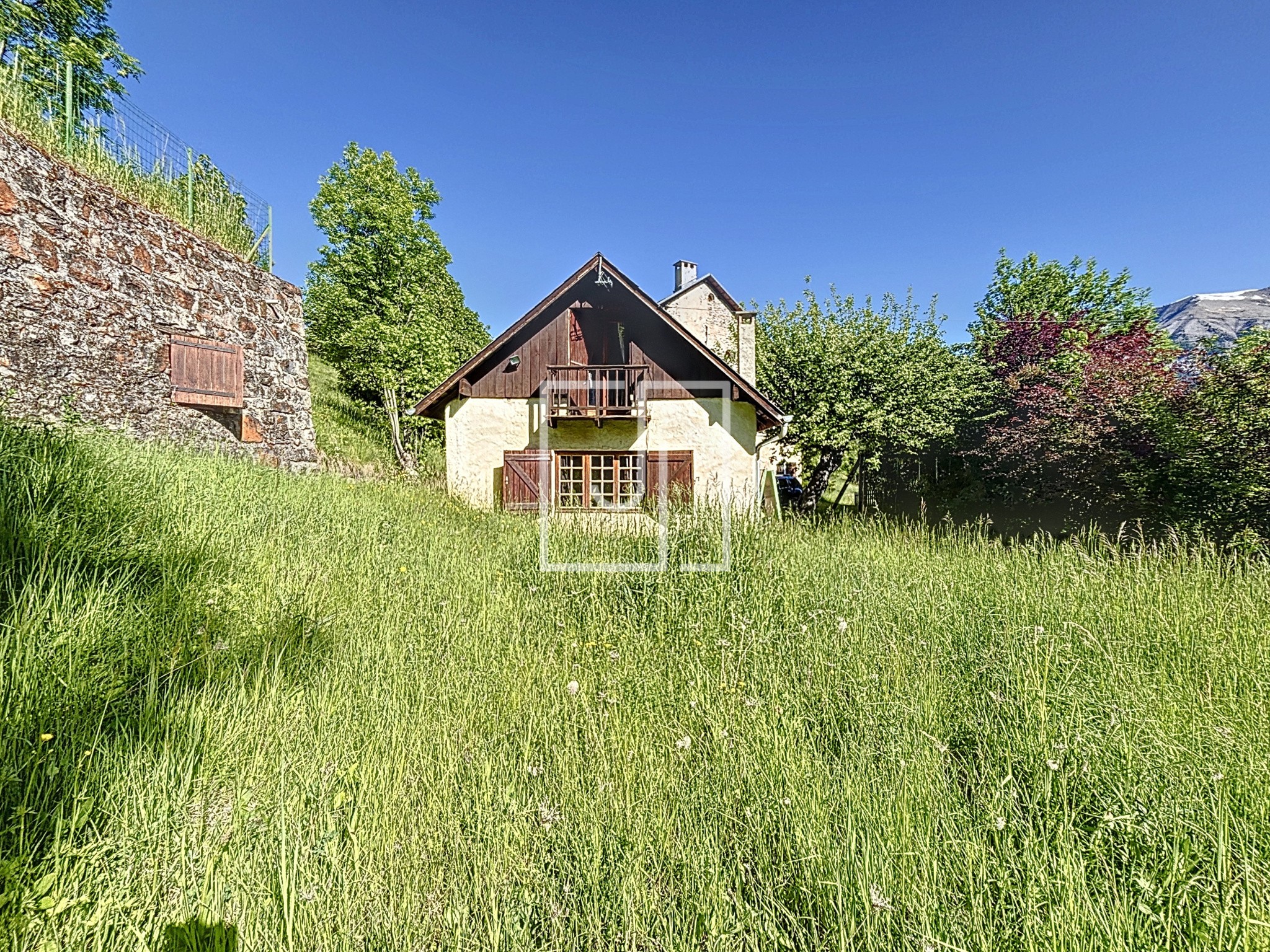 Bien immobilier à vendre à Enchastrayes, 645 m², 10 pièces – photo 2 sur 20