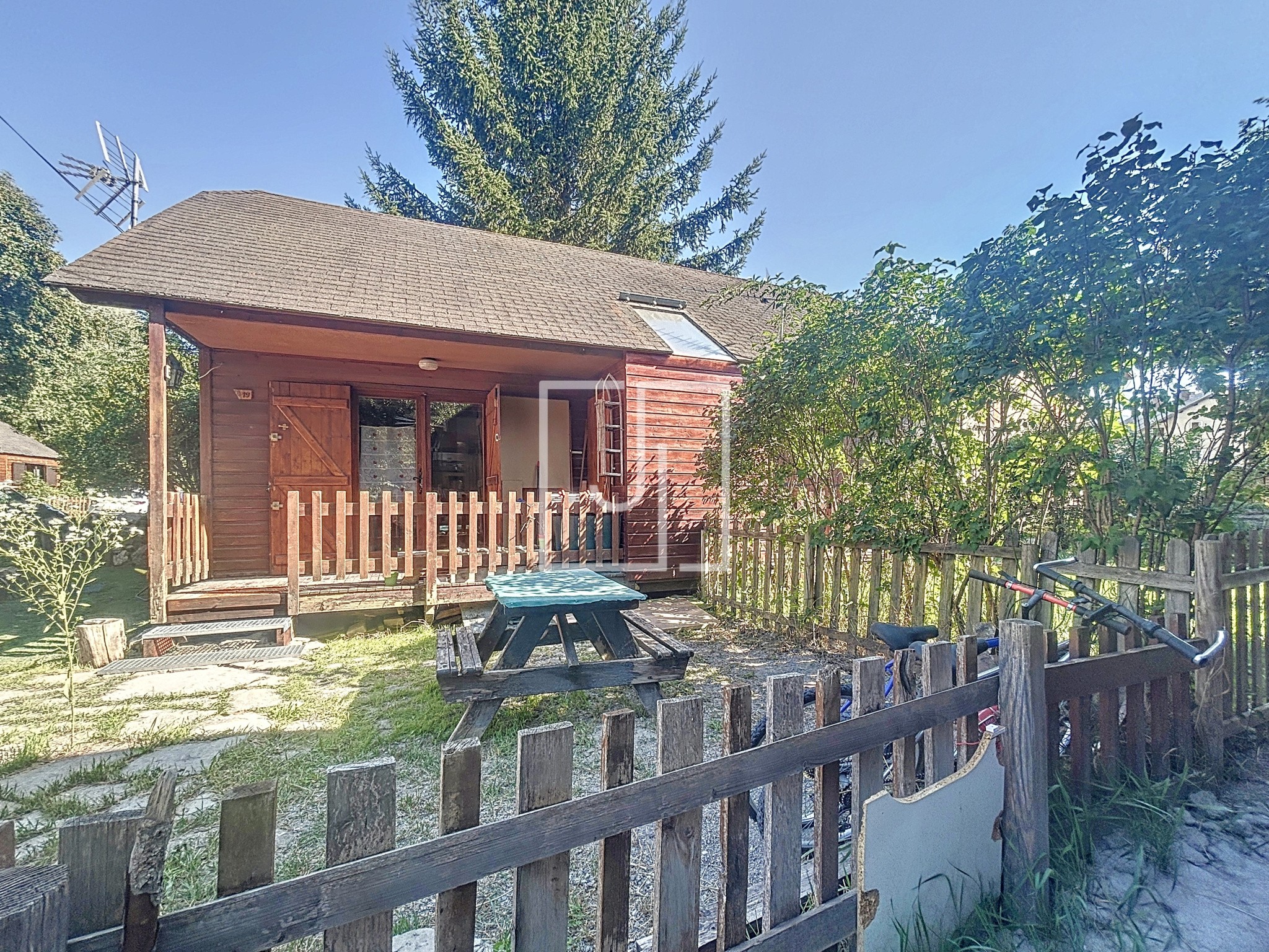 Bien immobilier à vendre à Jausiers, 61 m², 2 pièces – photo 1 sur 16