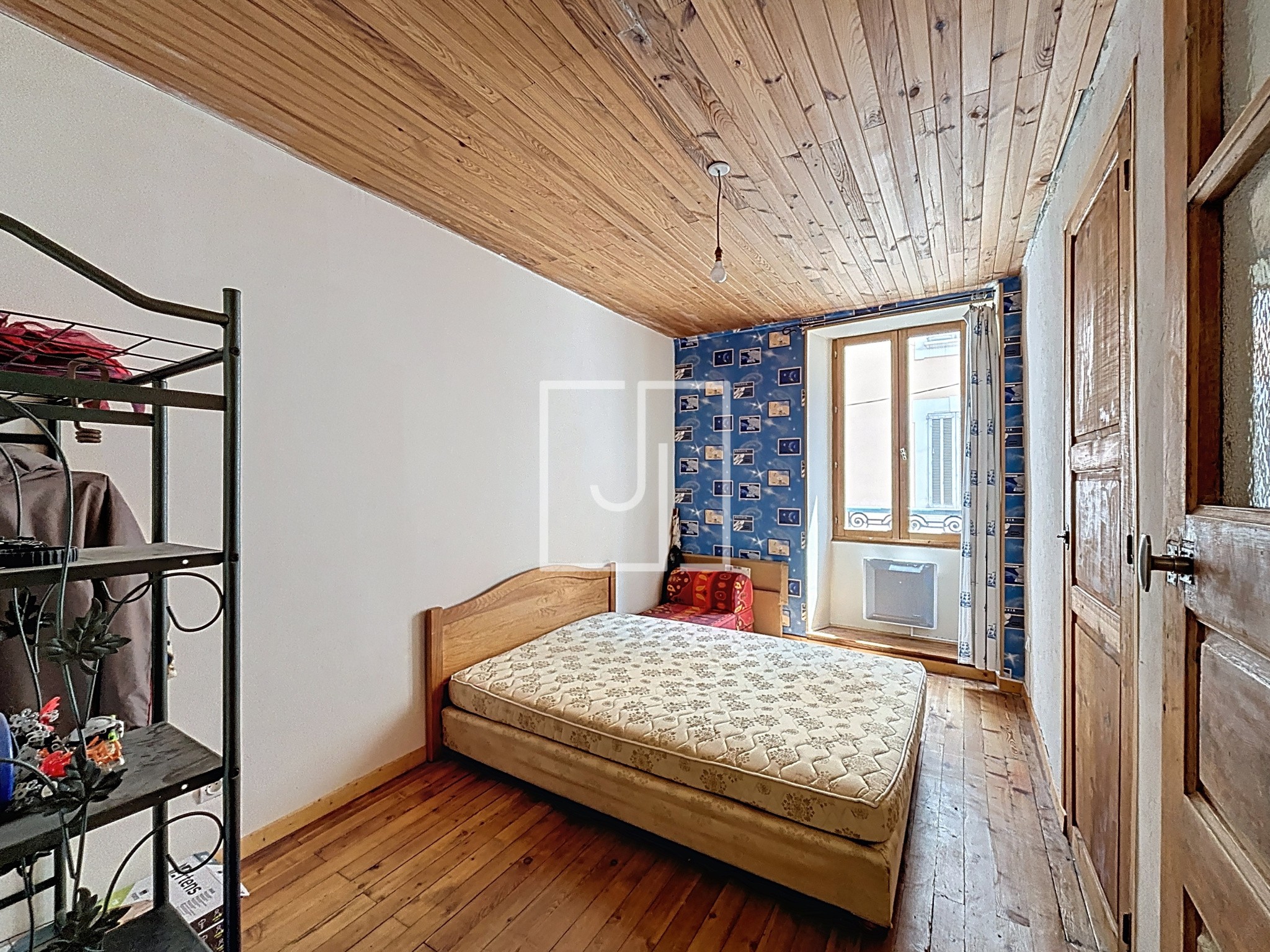 À VENDRE Appartement 3 chambres avec balcon, cave et grenier 70 m2 Jausiers (04) — photo 8