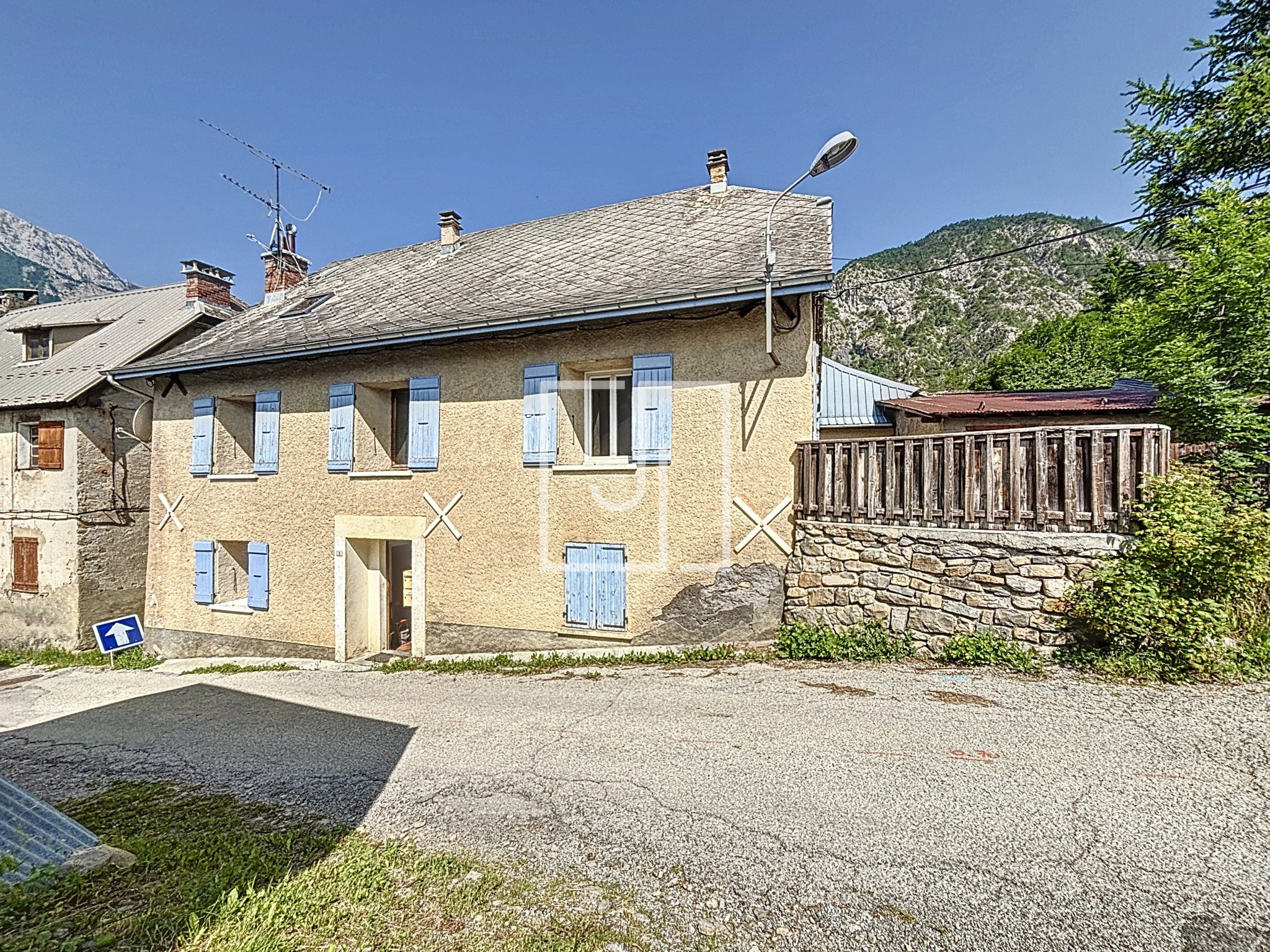 Maison à vendre à Les thuiles, 141 m², 7 pièces – photo 1 sur 20