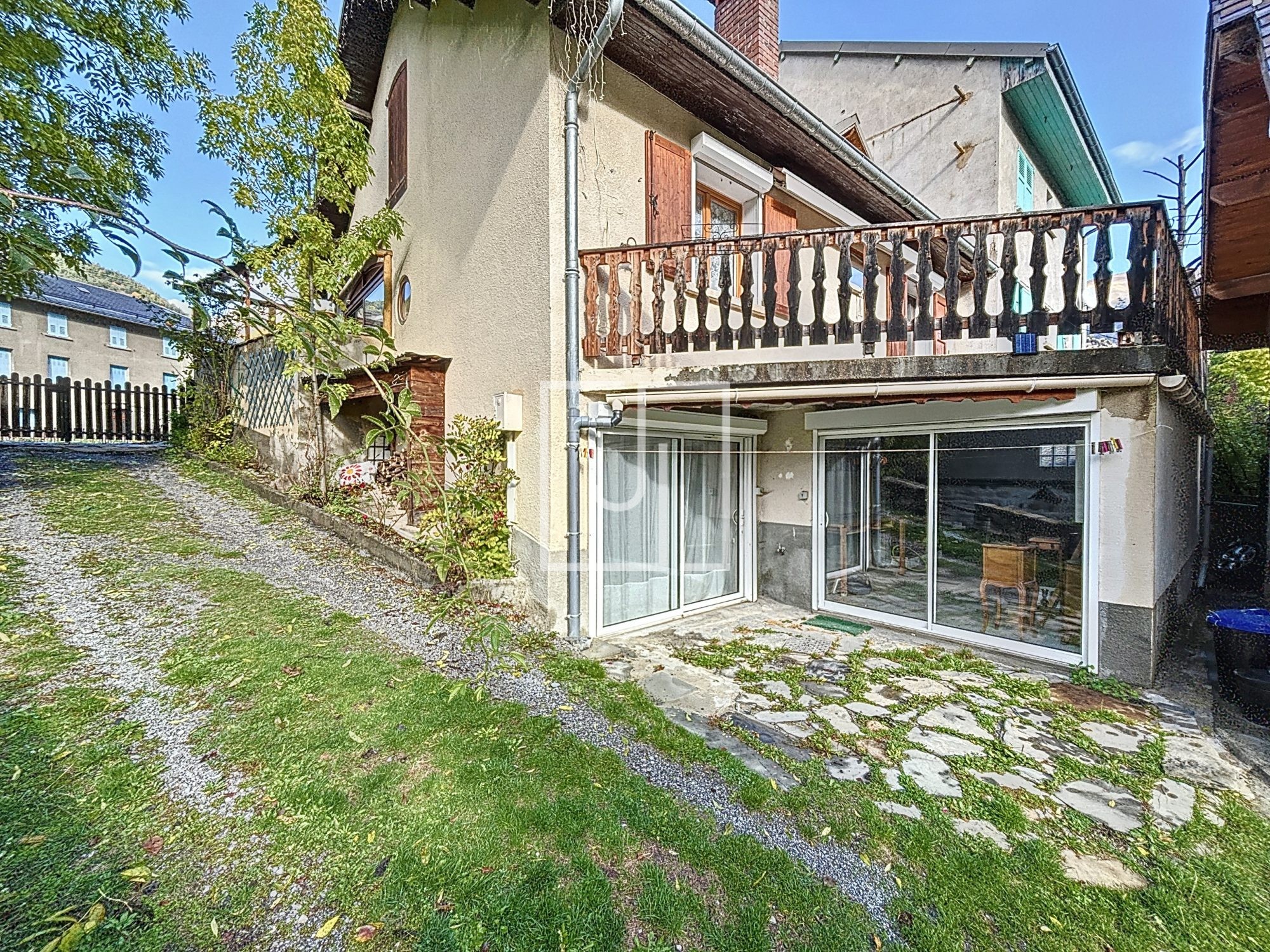 Maison à vendre à La condamine chatelard, 28,4 m², 7 pièces – photo 1 sur 16