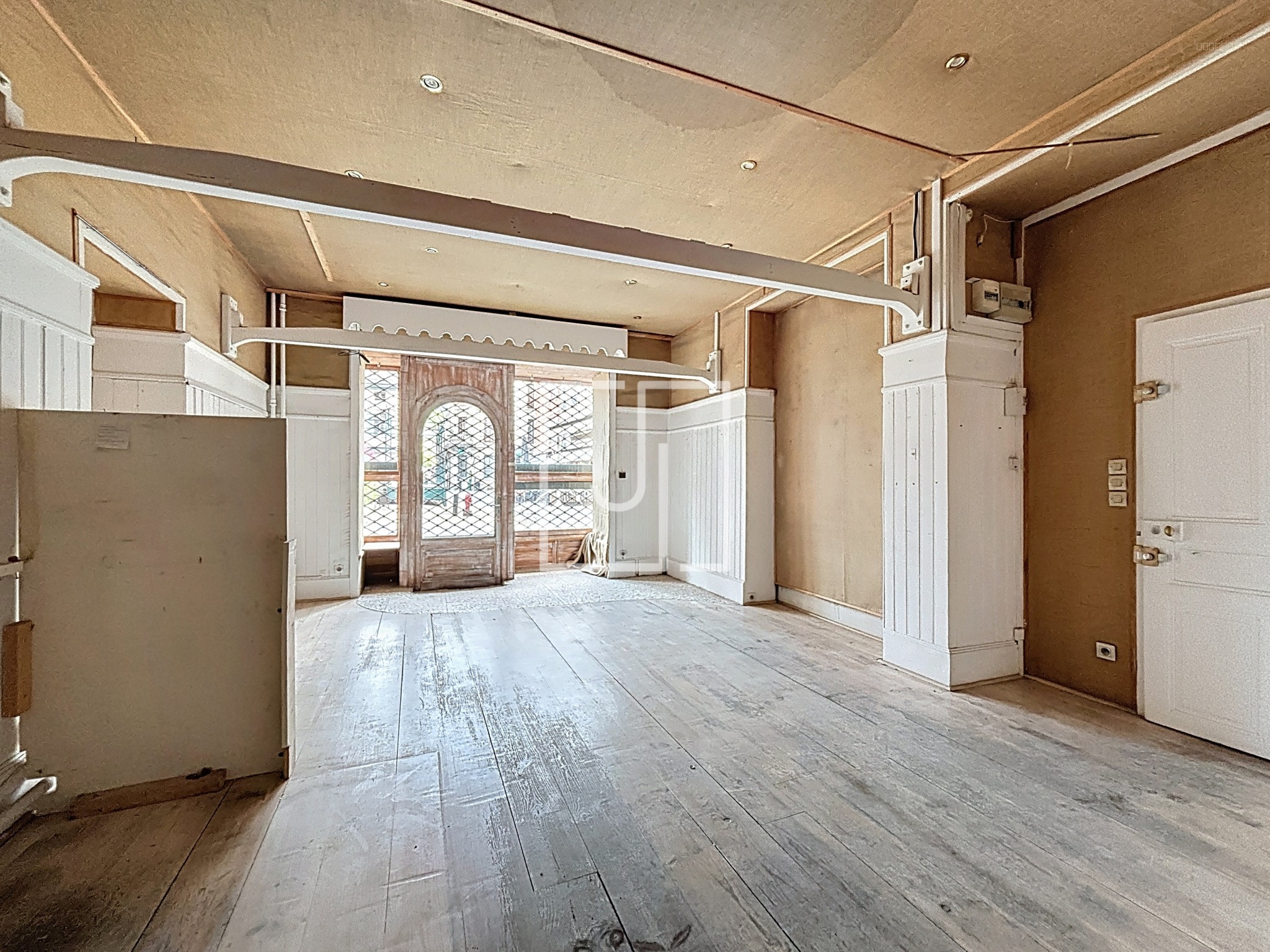 Bien immobilier à vendre à Barcelonnette, 182,22 m² – photo 1 sur 11