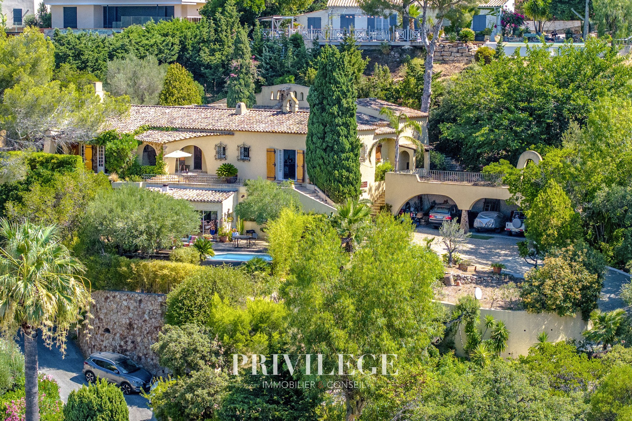 Bien immobilier à vendre à Puget sur argens, 280 m², 7 pièces – photo 3 sur 20