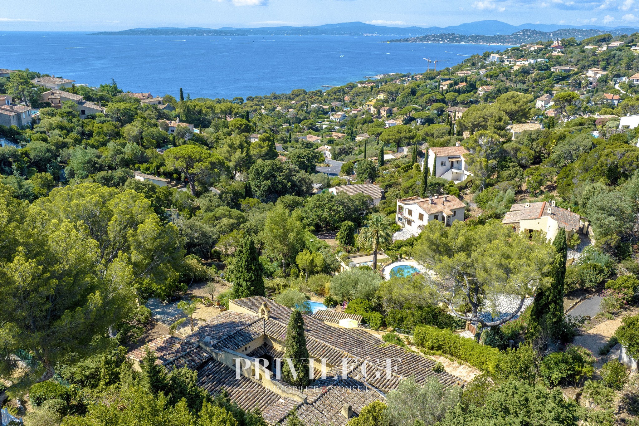 Bien immobilier à vendre à Puget sur argens, 280 m², 7 pièces – photo 1 sur 20