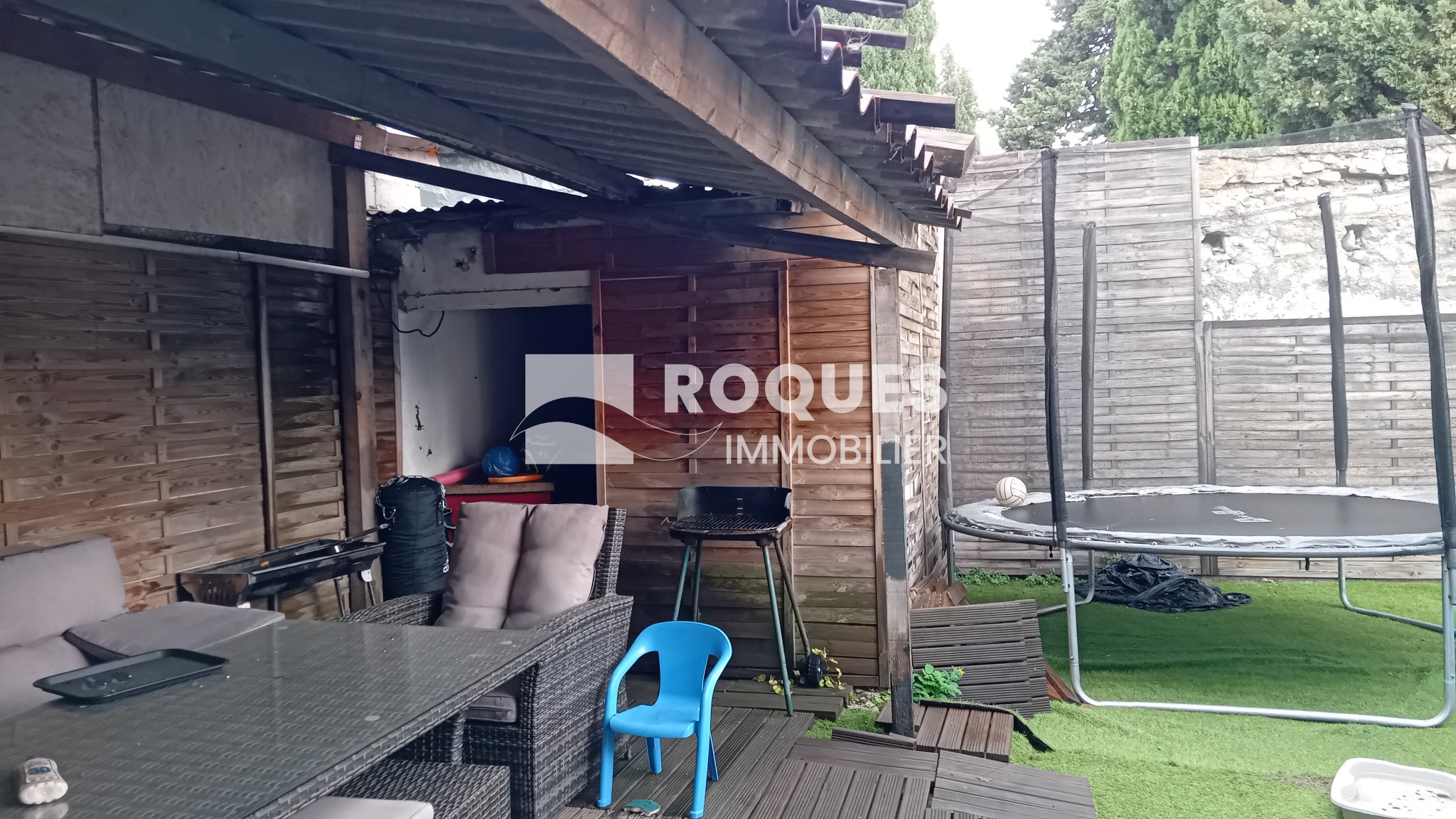 local polyvalent de 320m2 avec jardin — photo 14