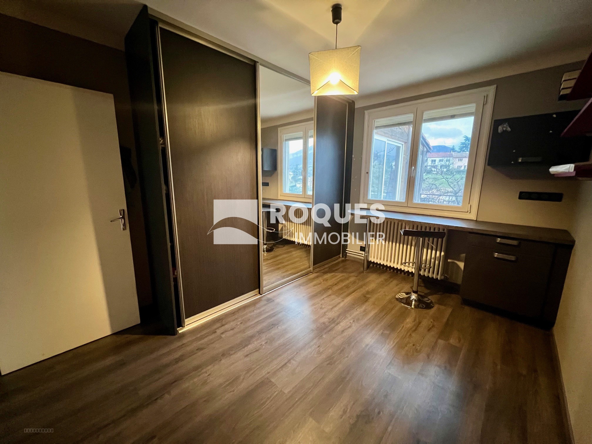 A vendre à Millau une maison T8 avec garage piscine pool house et jardin — photo 20