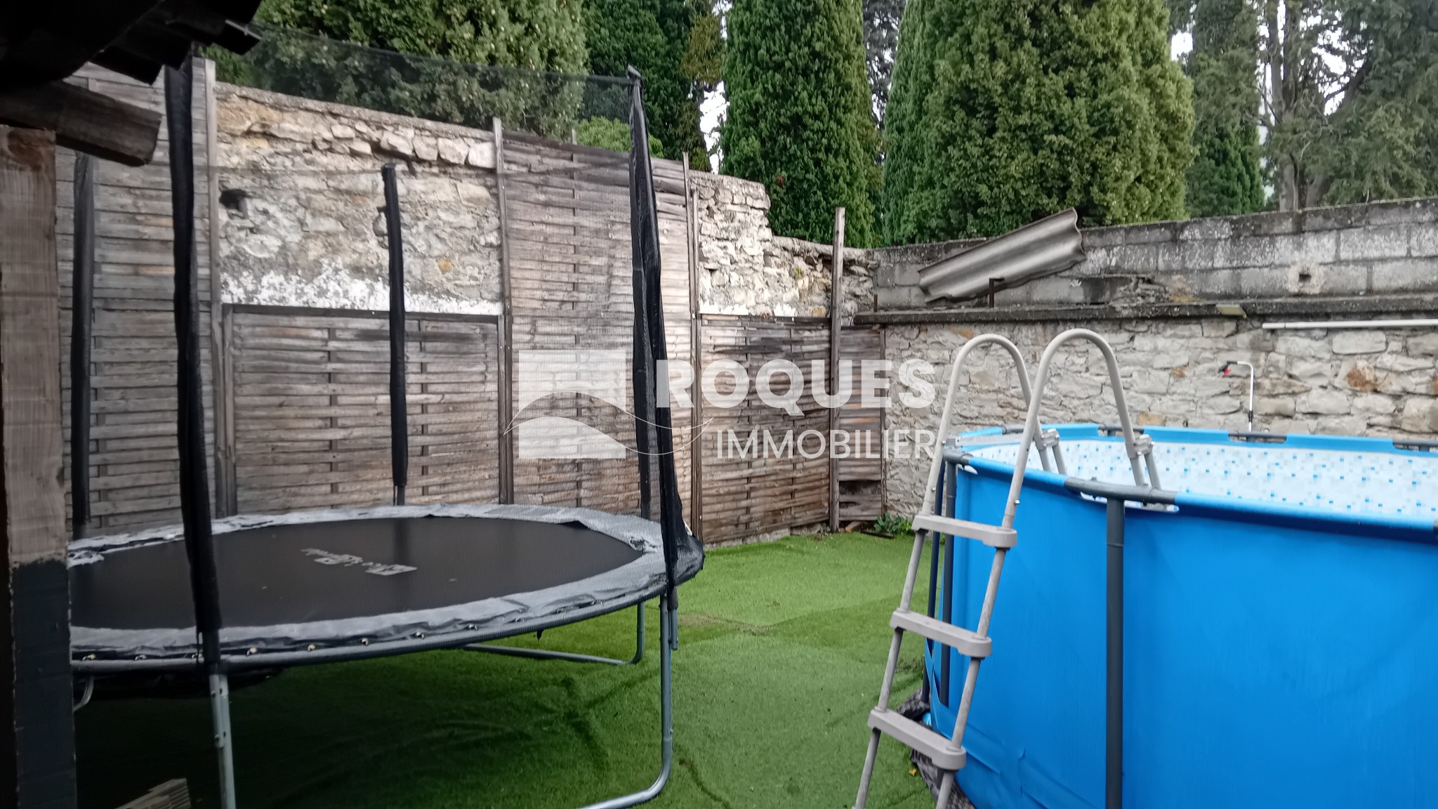 local polyvalent de 320m2 avec jardin — photo 13