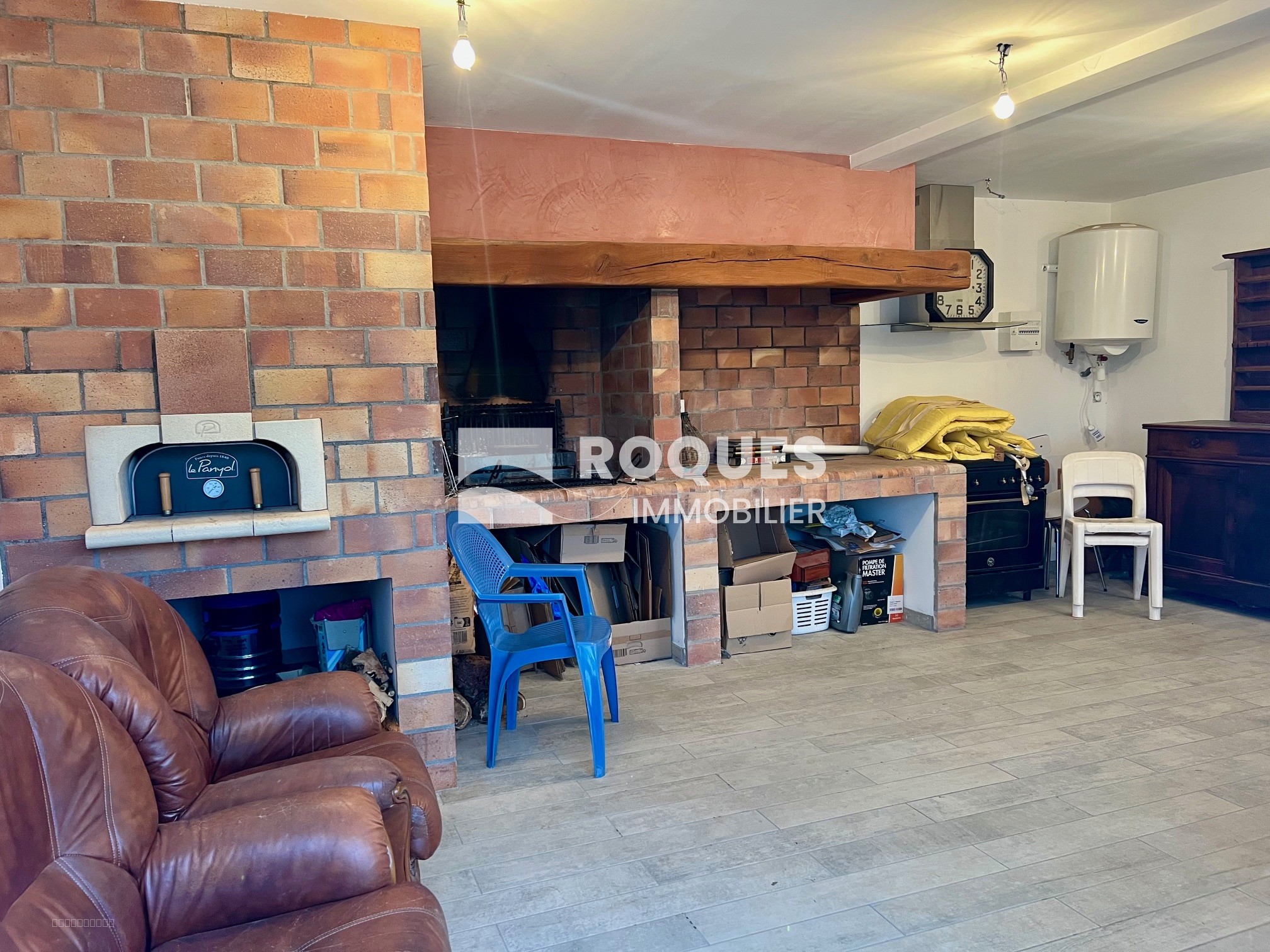 A vendre à Millau une maison T8 avec garage piscine pool house et jardin — photo 18
