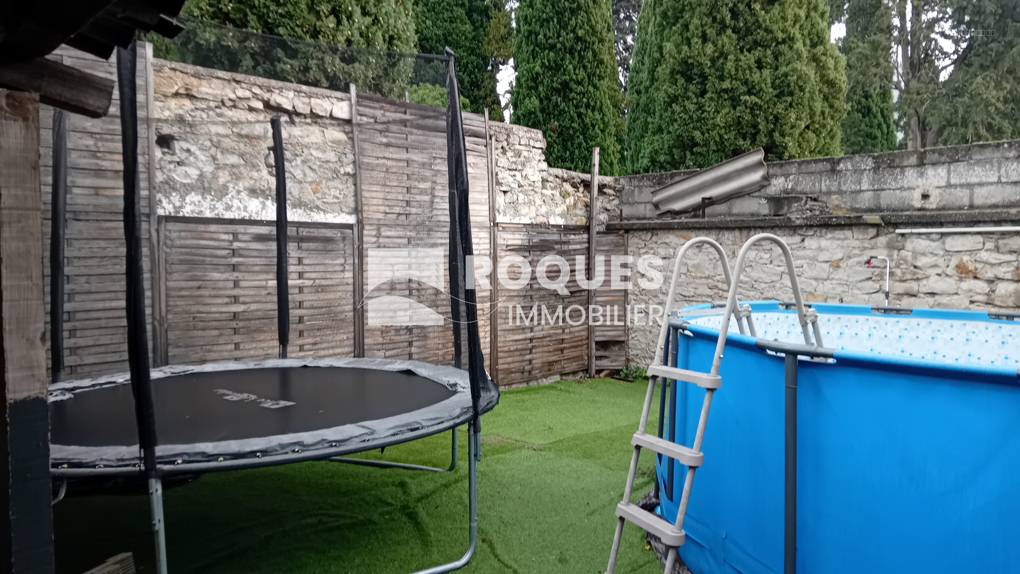 local polyvalent de 320m2 avec jardin — photo 13
