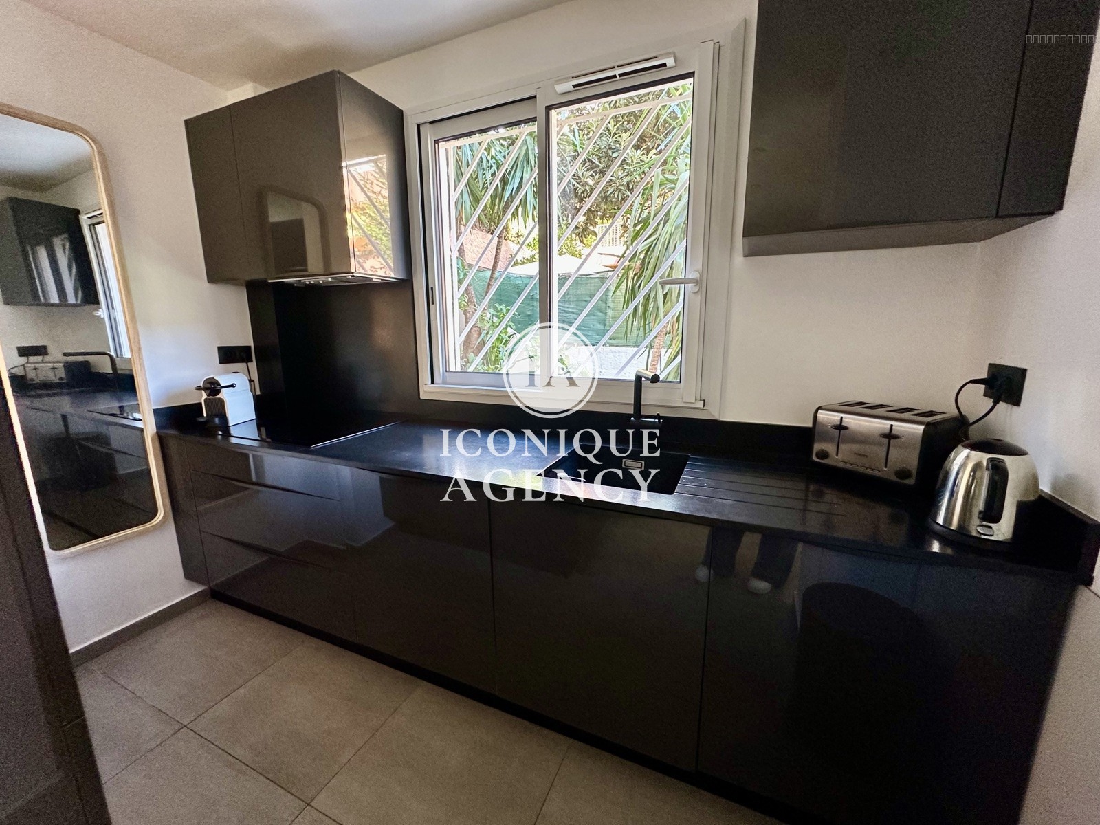 À vendre   2 pièces de 50 m2 en angle avec jardin privatif de 93m2   Le Cannet Centre — photo 3