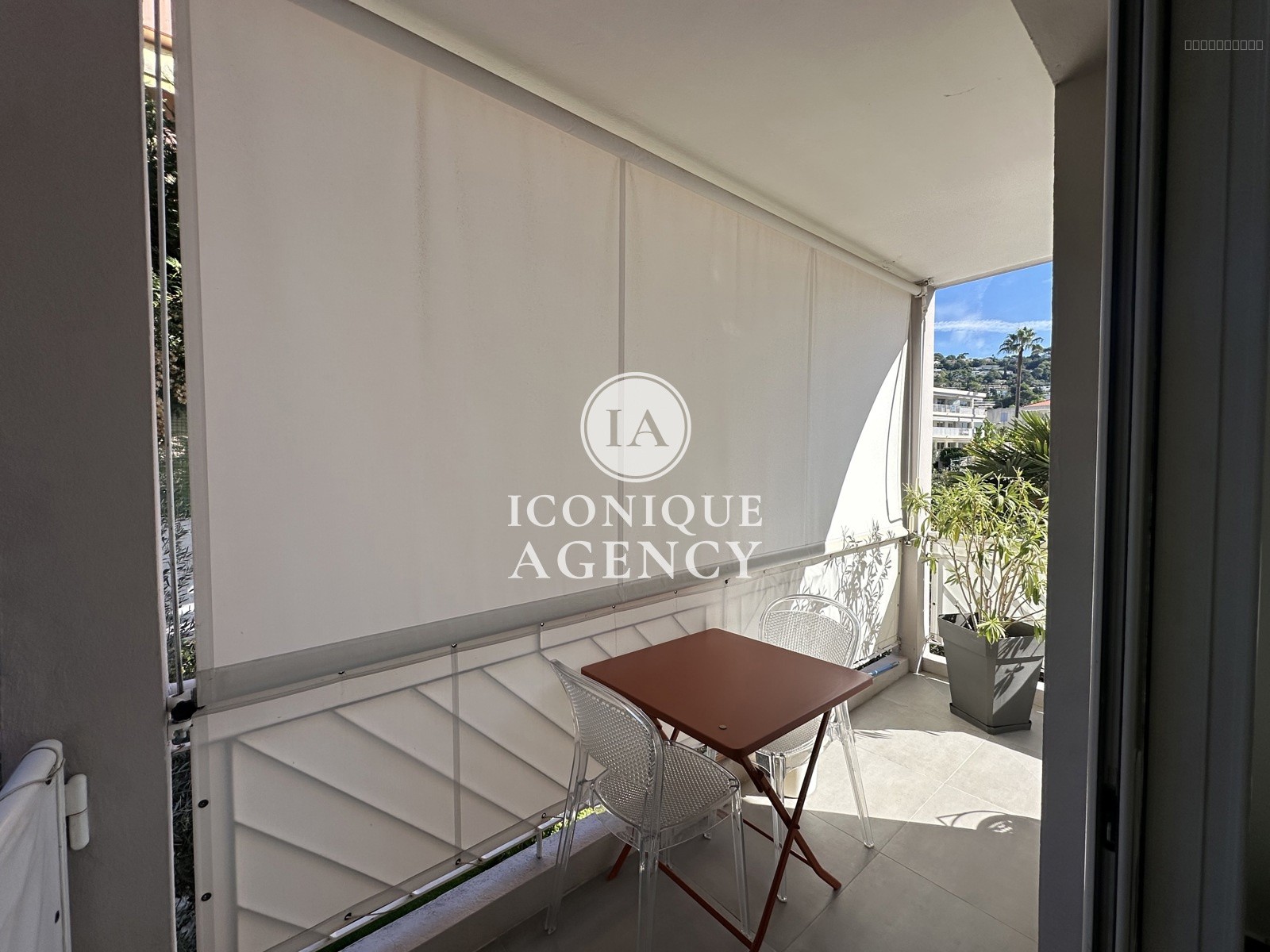 À vendre   2 pièces de 50 m2 en angle avec jardin privatif de 93m2   Le Cannet Centre — photo 13