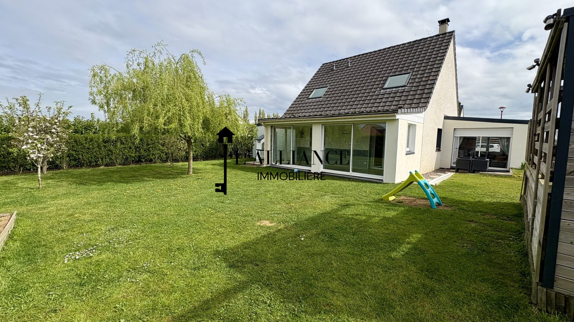 Maison à vendre à Moeuvres, 400 m², 6 pièces – photo 1 sur 11