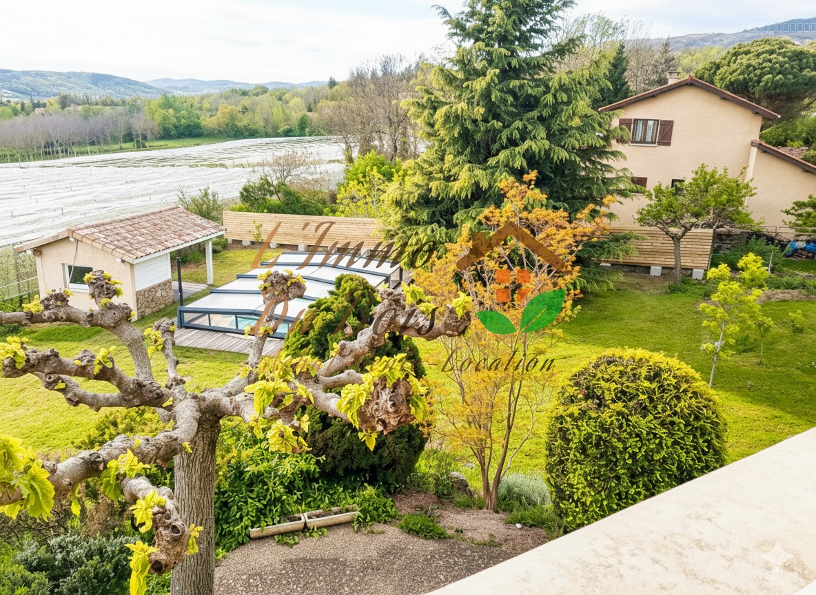 Maison avec jardin, piscine et sous-sol complet — photo 3