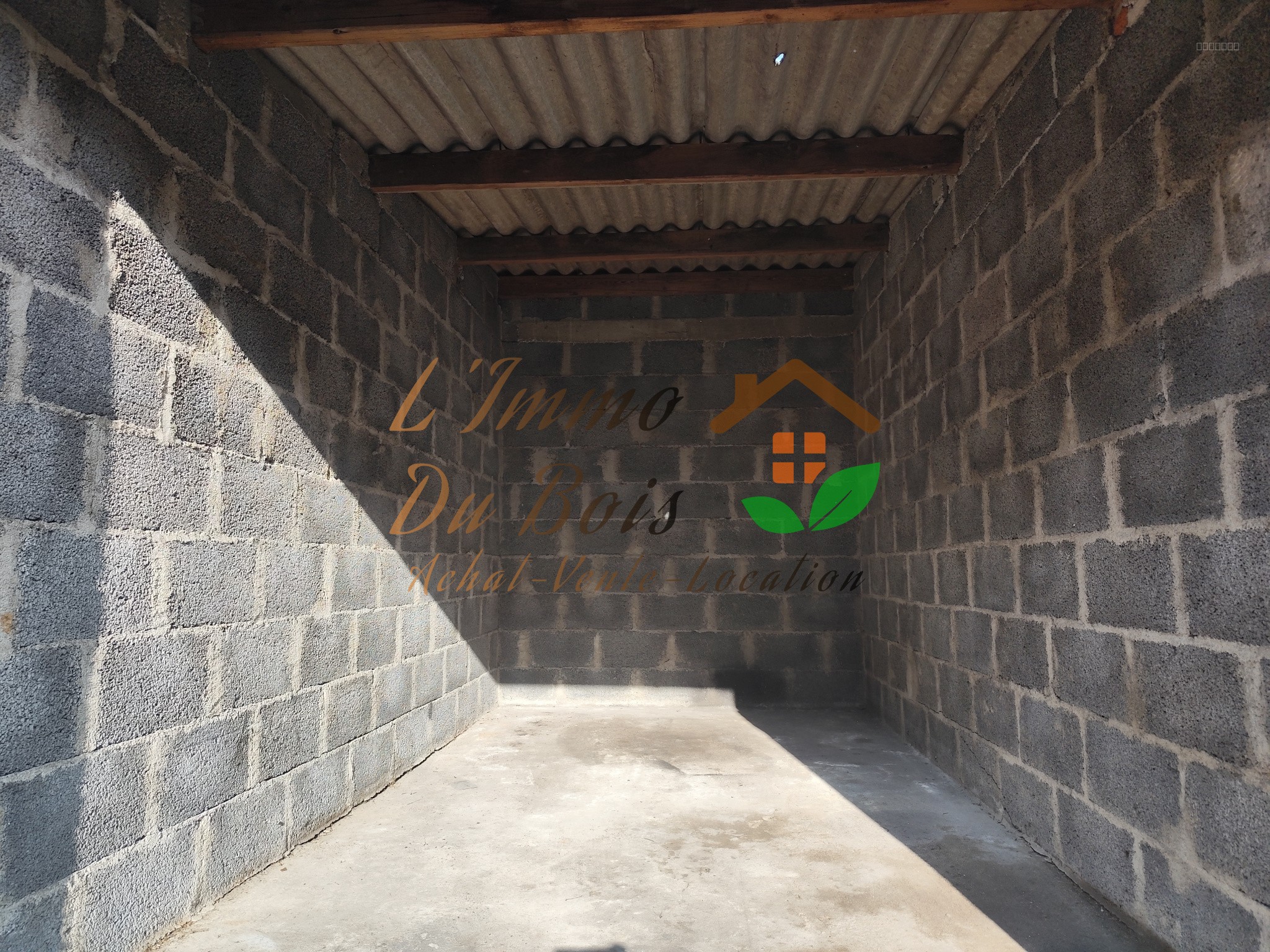 Garage à louer à L horme, 1 317 m² – photo 3 sur 3