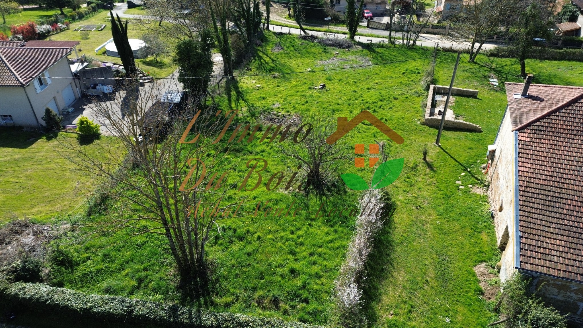 Bien immobilier à vendre à Bellegarde poussieu, 550 m² – photo 1 sur 3