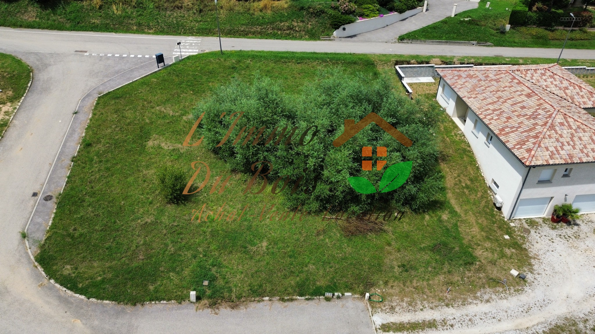 Terrain à vendre à Ozon, 943 m² – photo 1 sur 2