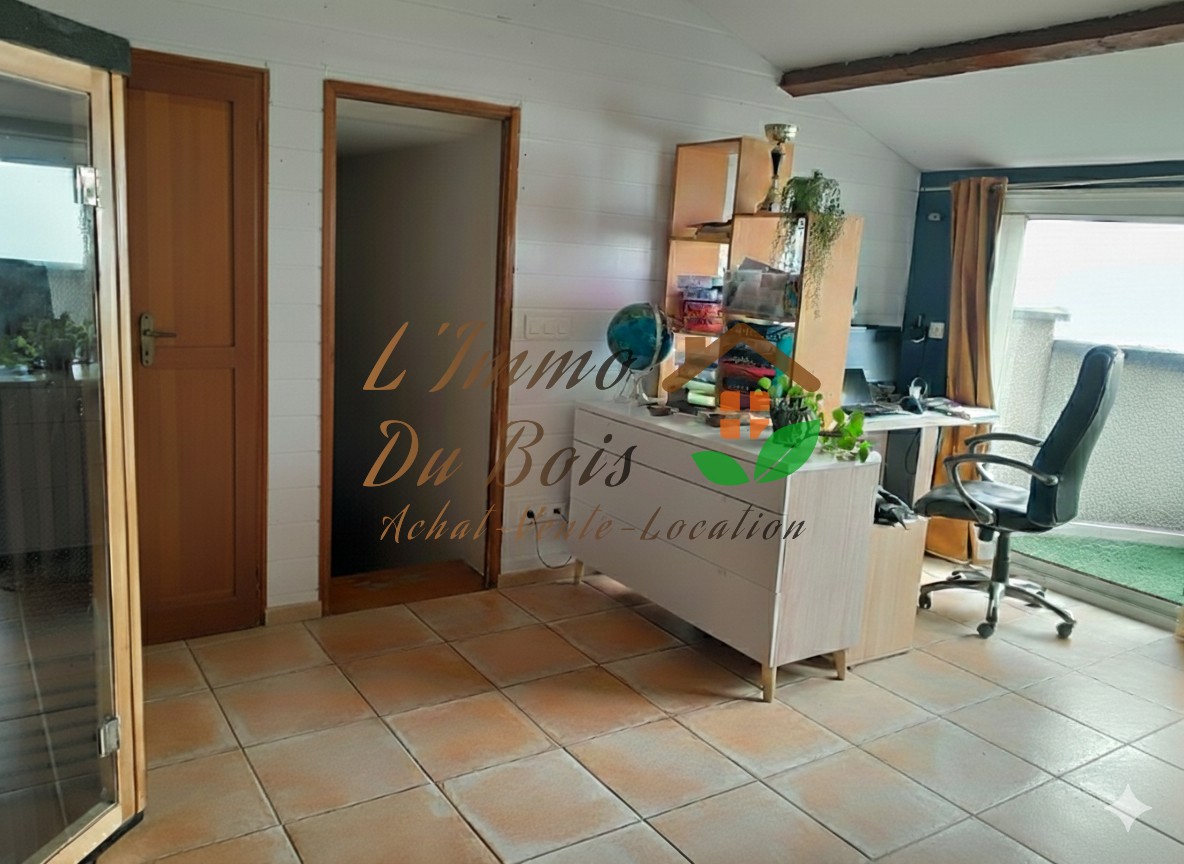 Maison avec jardin, piscine et sous-sol complet — photo 13