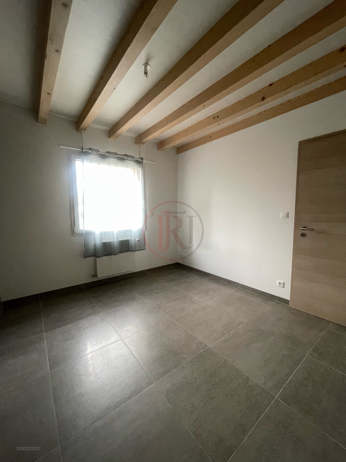 Maison en duplex T5 avec grande terrasse et garage — photo 6