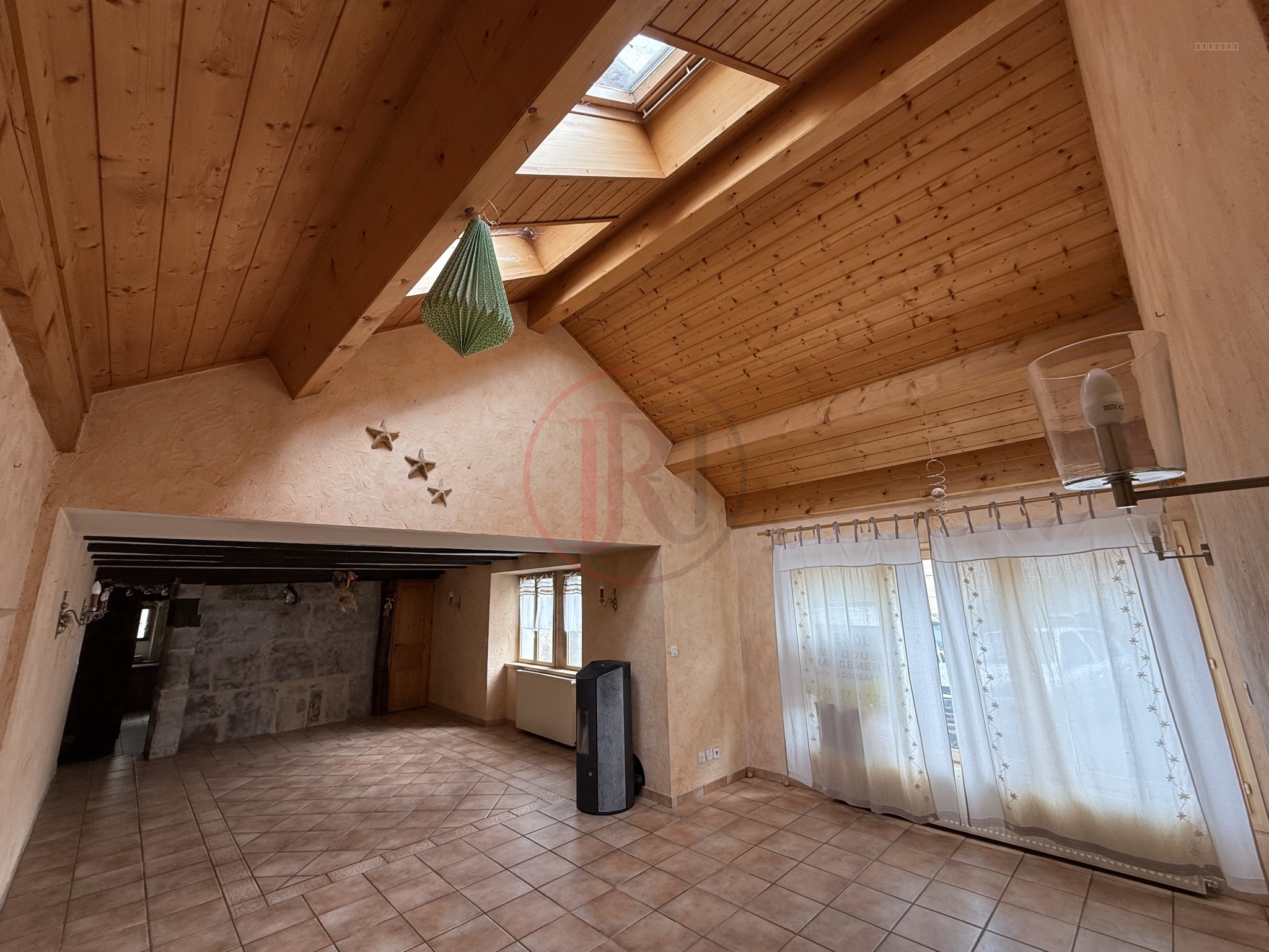Maison à vendre à Ornans, 163 m², 6 pièces – photo 1 sur 8