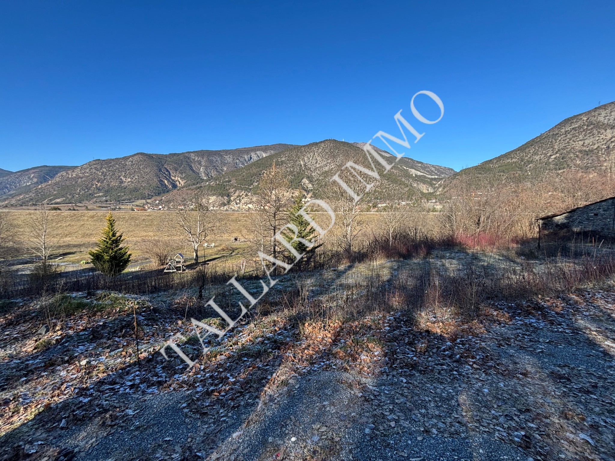 Terrain à vendre à Rochebrune, 545 m² – photo 2 sur 3