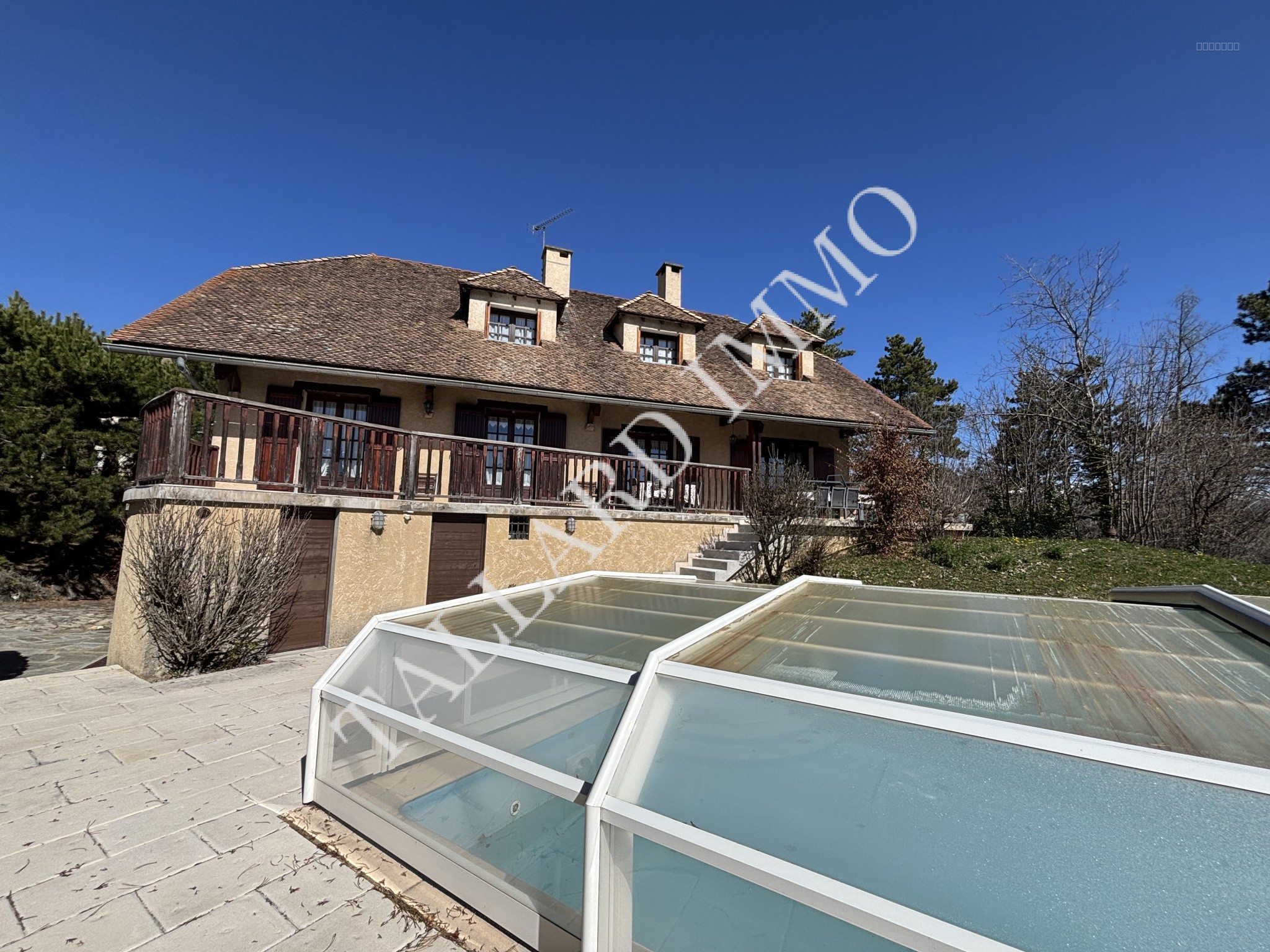 Villa à vendre à Gap, 242 m², 11 pièces – photo 1 sur 20