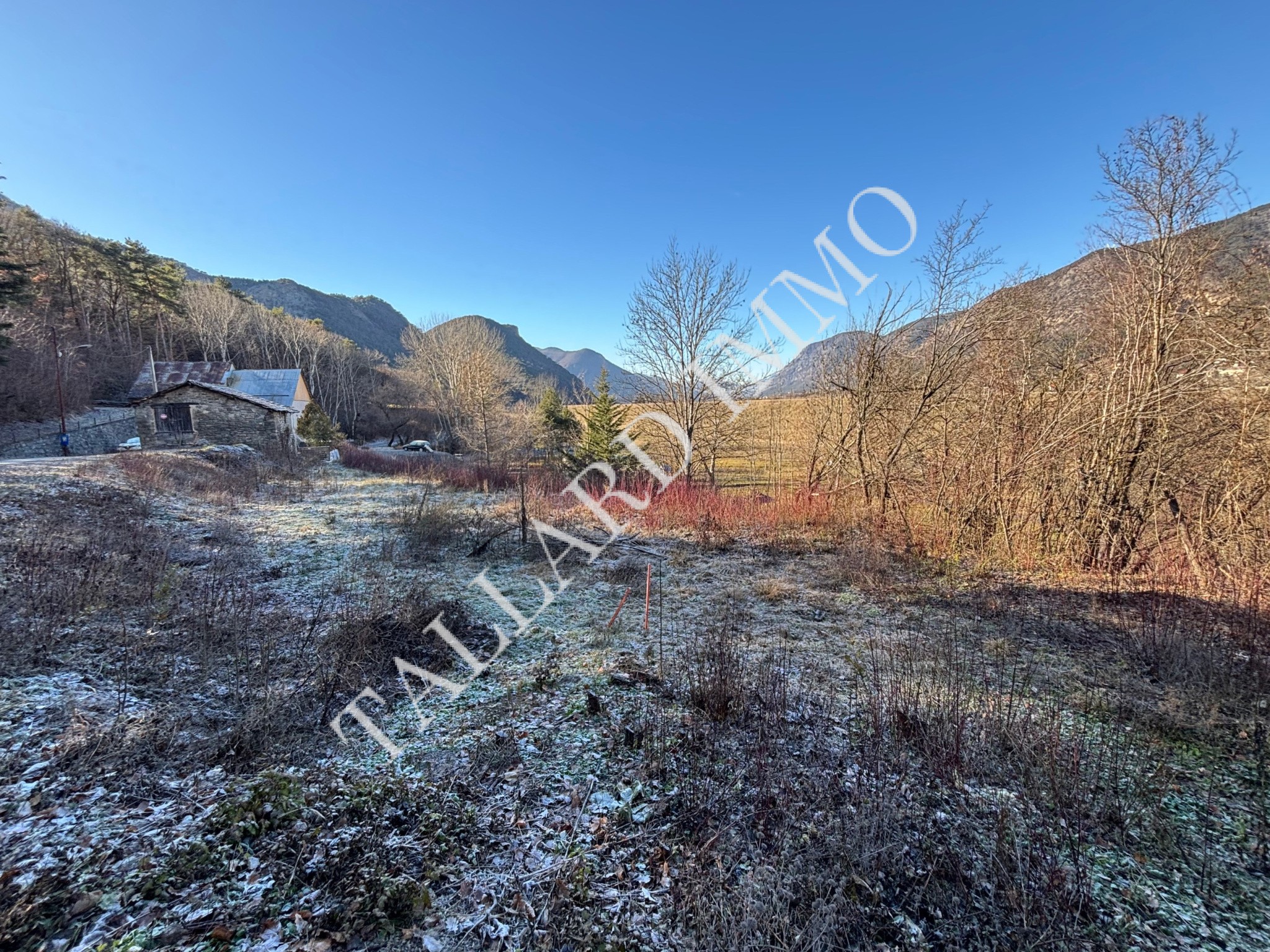 Terrain à vendre à Rochebrune, 545 m² – photo 1 sur 3