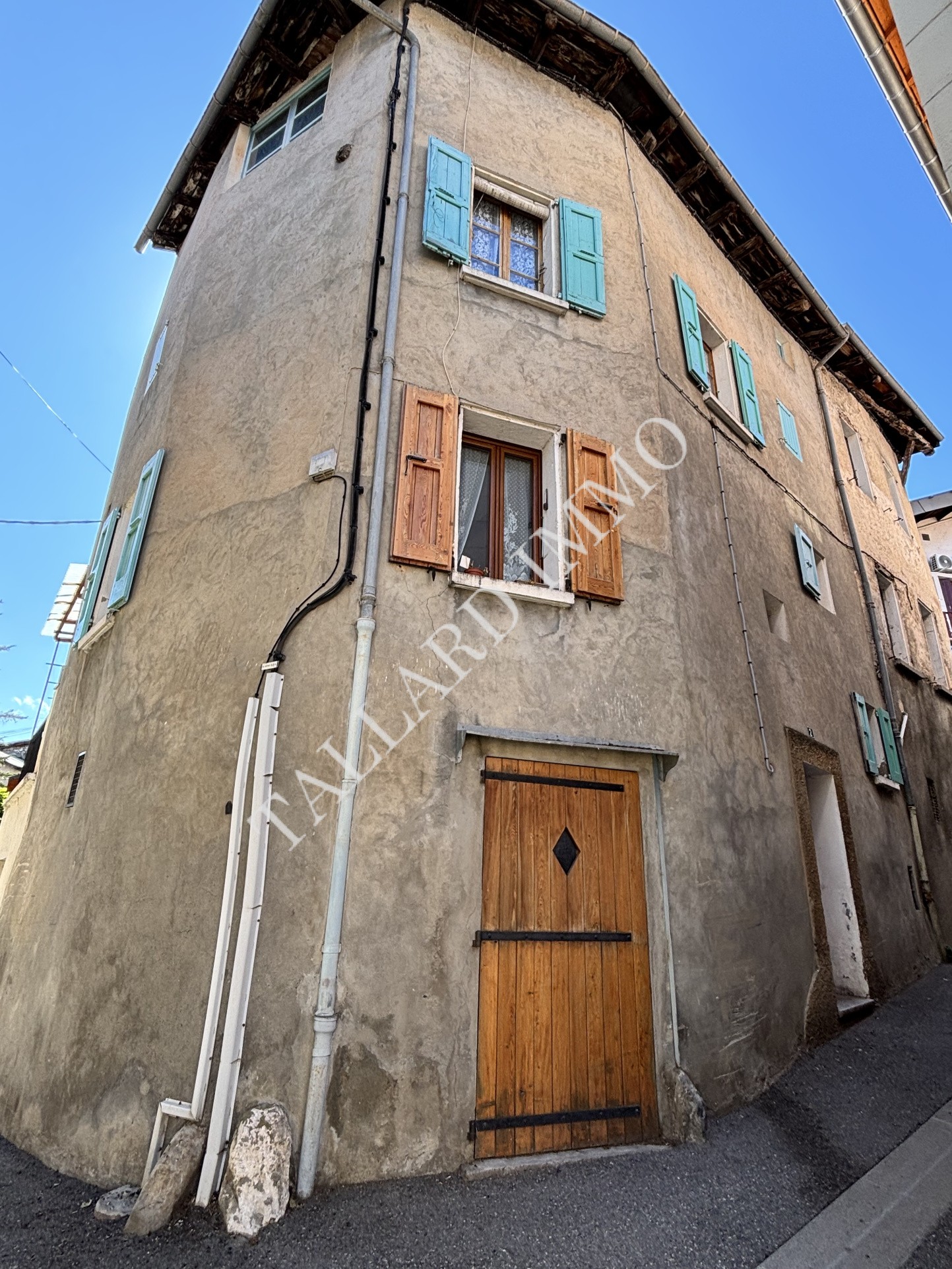 Bien immobilier à vendre à Remollon, 60 m², 3 pièces – photo 1 sur 14