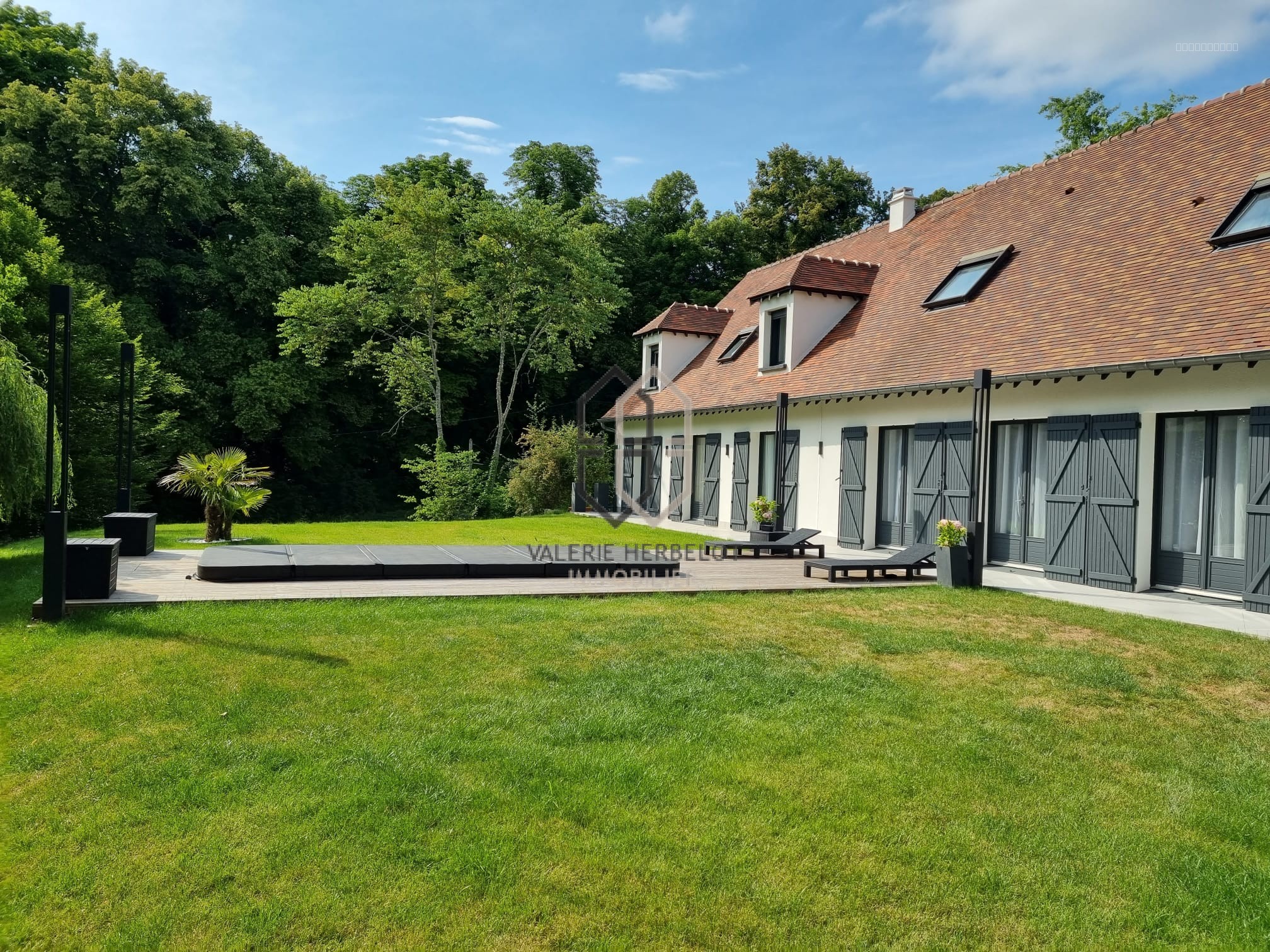 Maison à vendre à Lesigny, 27 m², 11 pièces – photo 1 sur 20