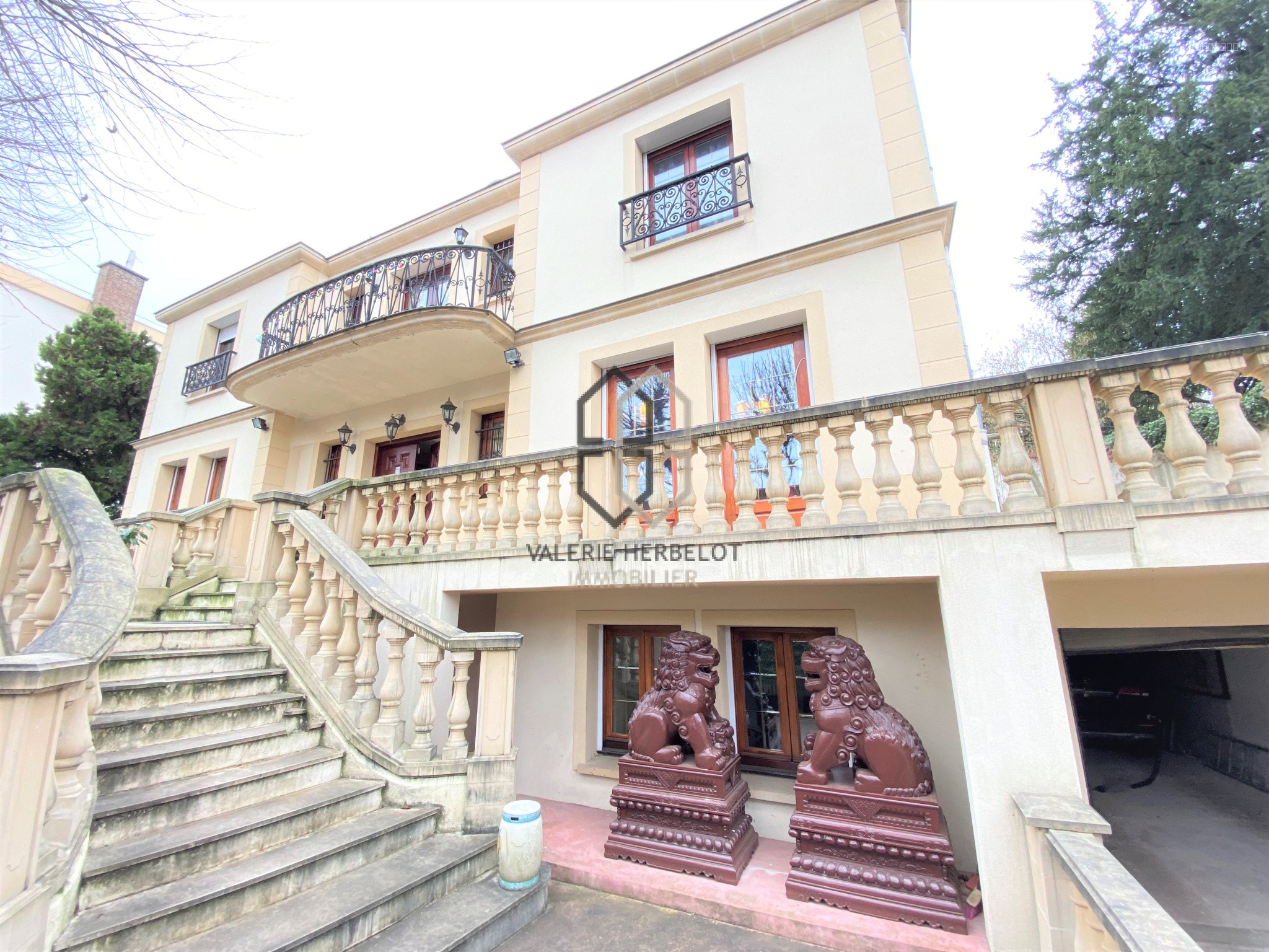 Maison à vendre à St maur des fosses, 15 m², 10 pièces – photo 1 sur 10